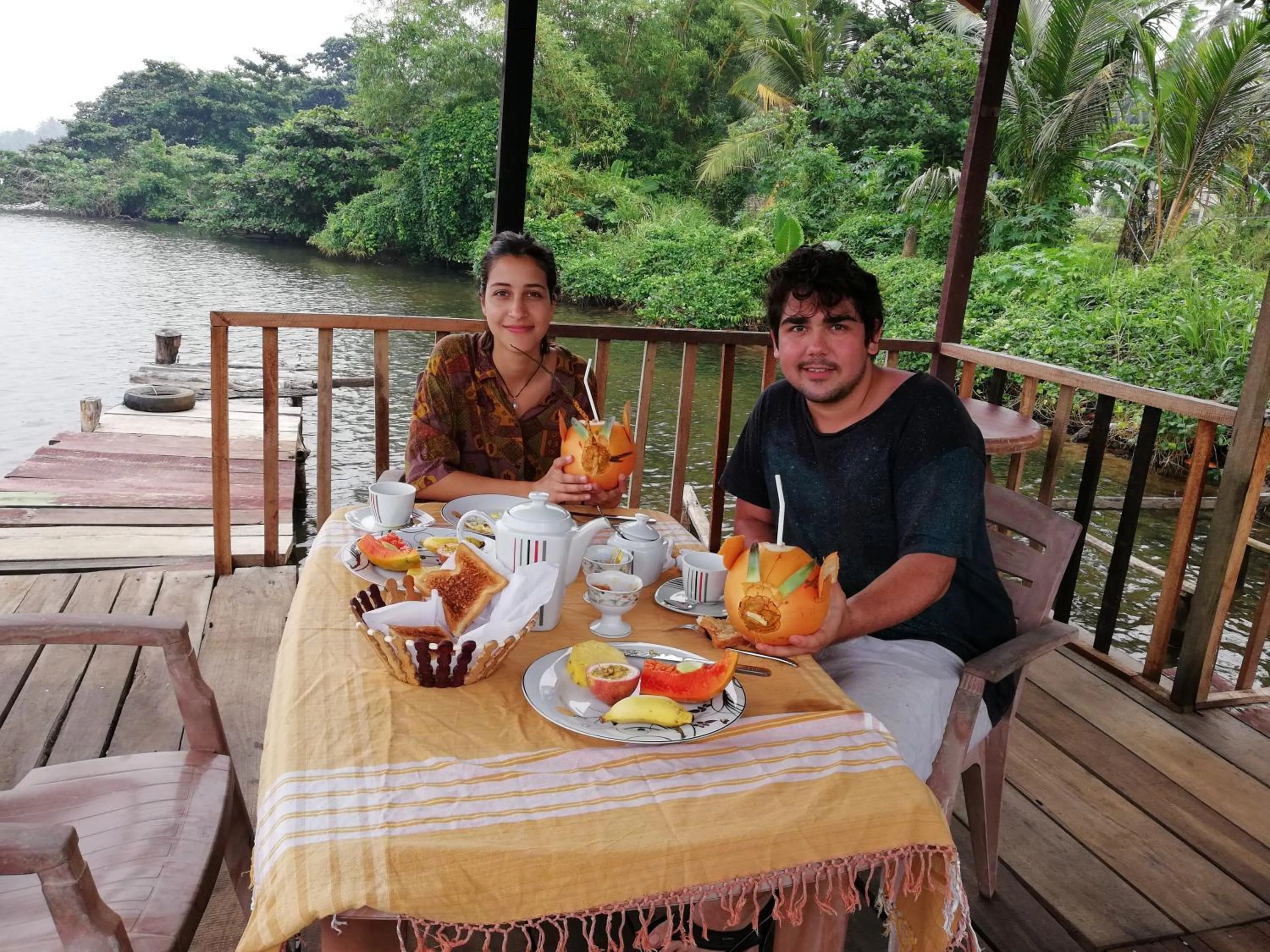 Restaurant/places to eat in Mahi Villa