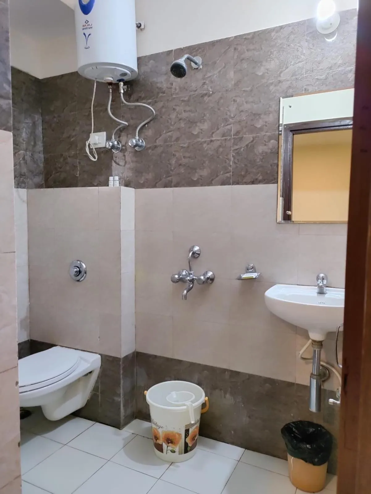 Toilet in The AVR Hotels & Banquets