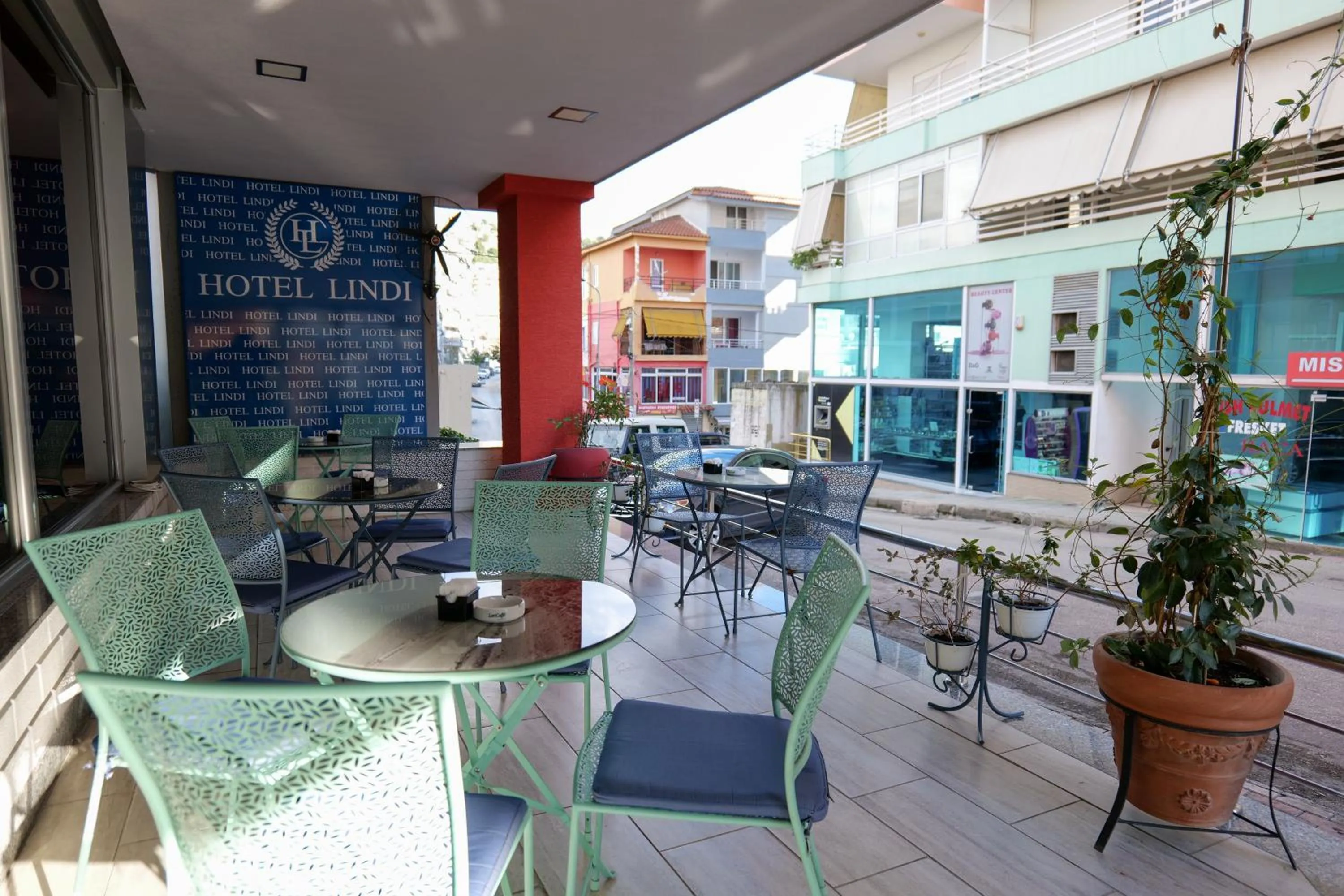 Restaurant/places to eat in Hotel Lindi