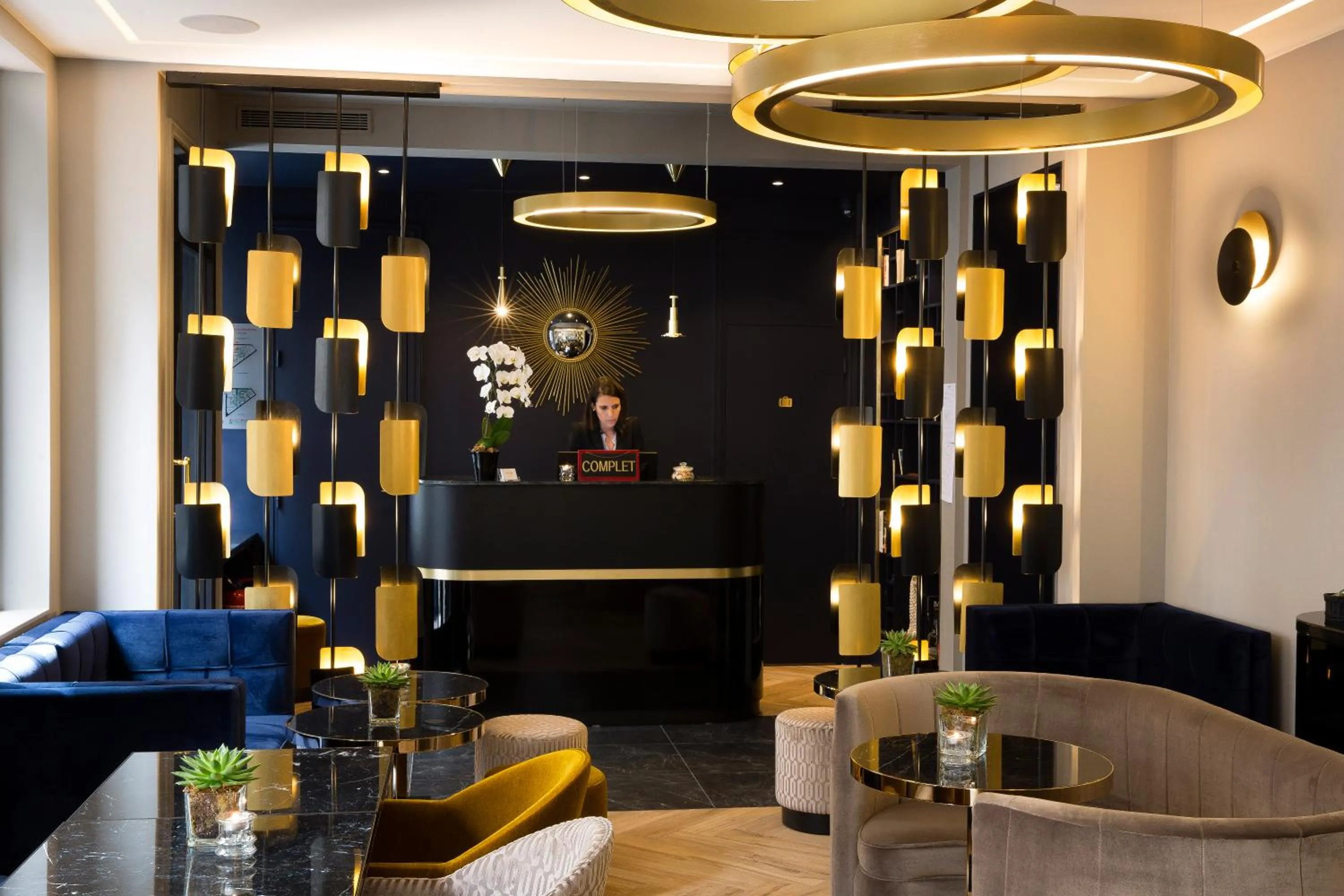 Lobby or reception in Hotel Le 10 BIS