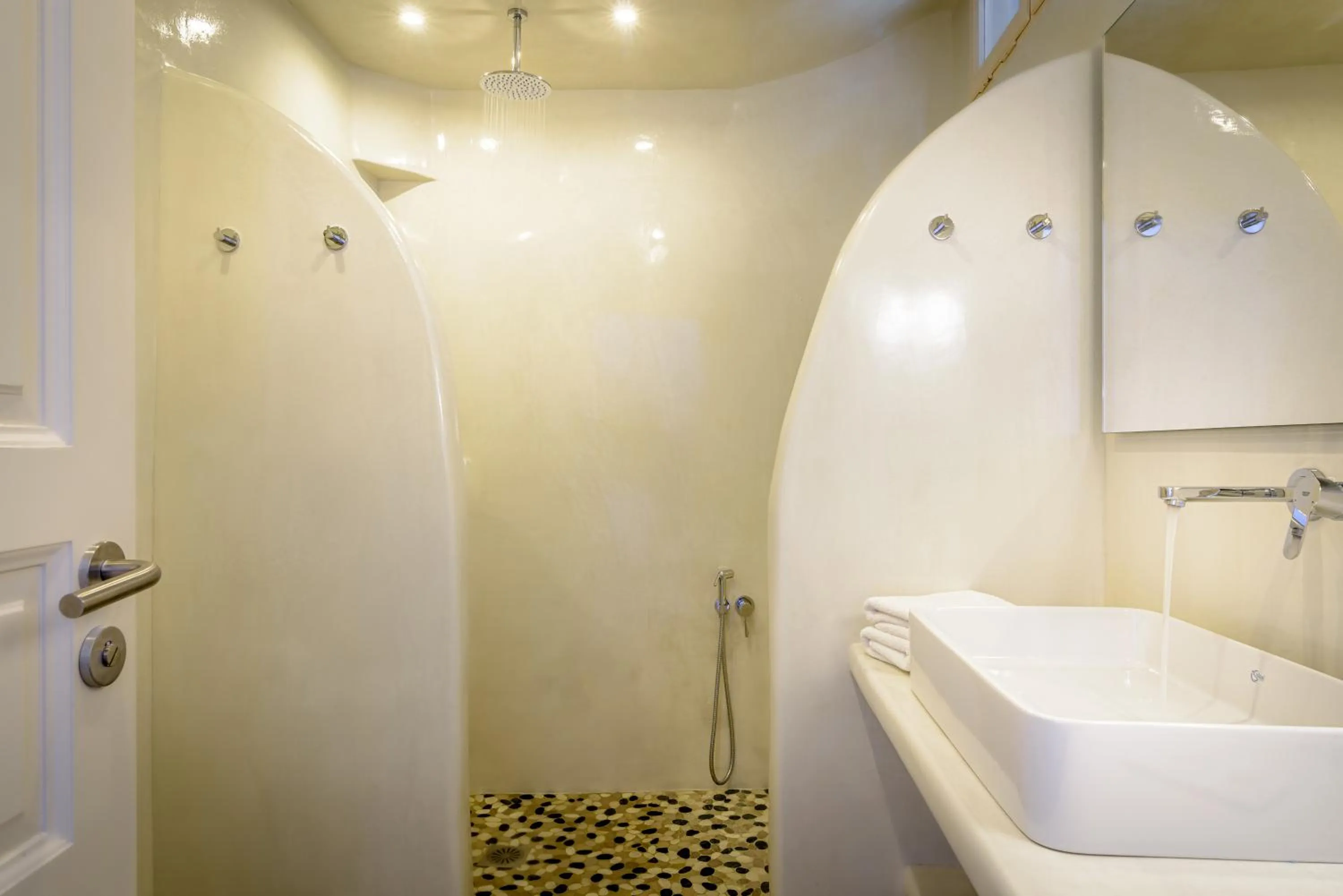 Bathroom in Golden Grey Goose