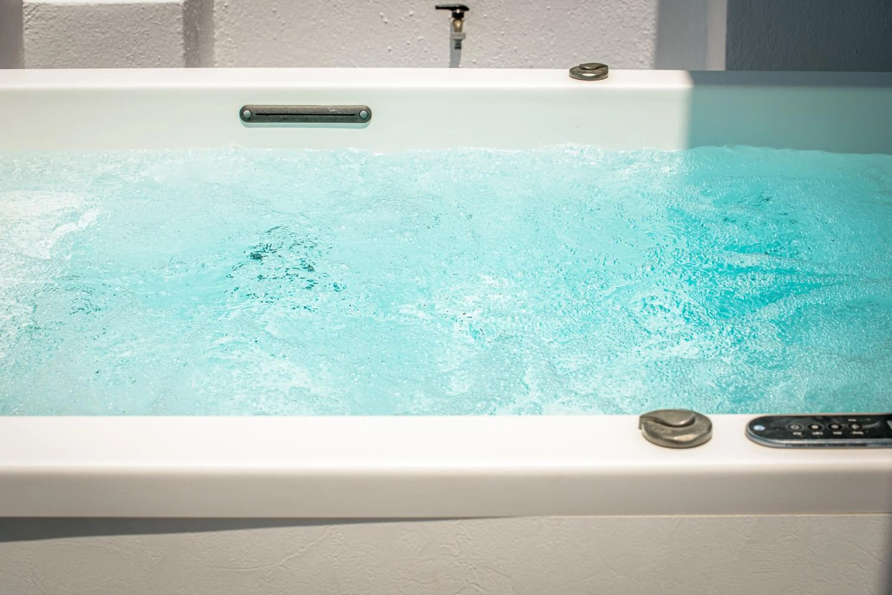 Hot Tub in Golden Grey Goose