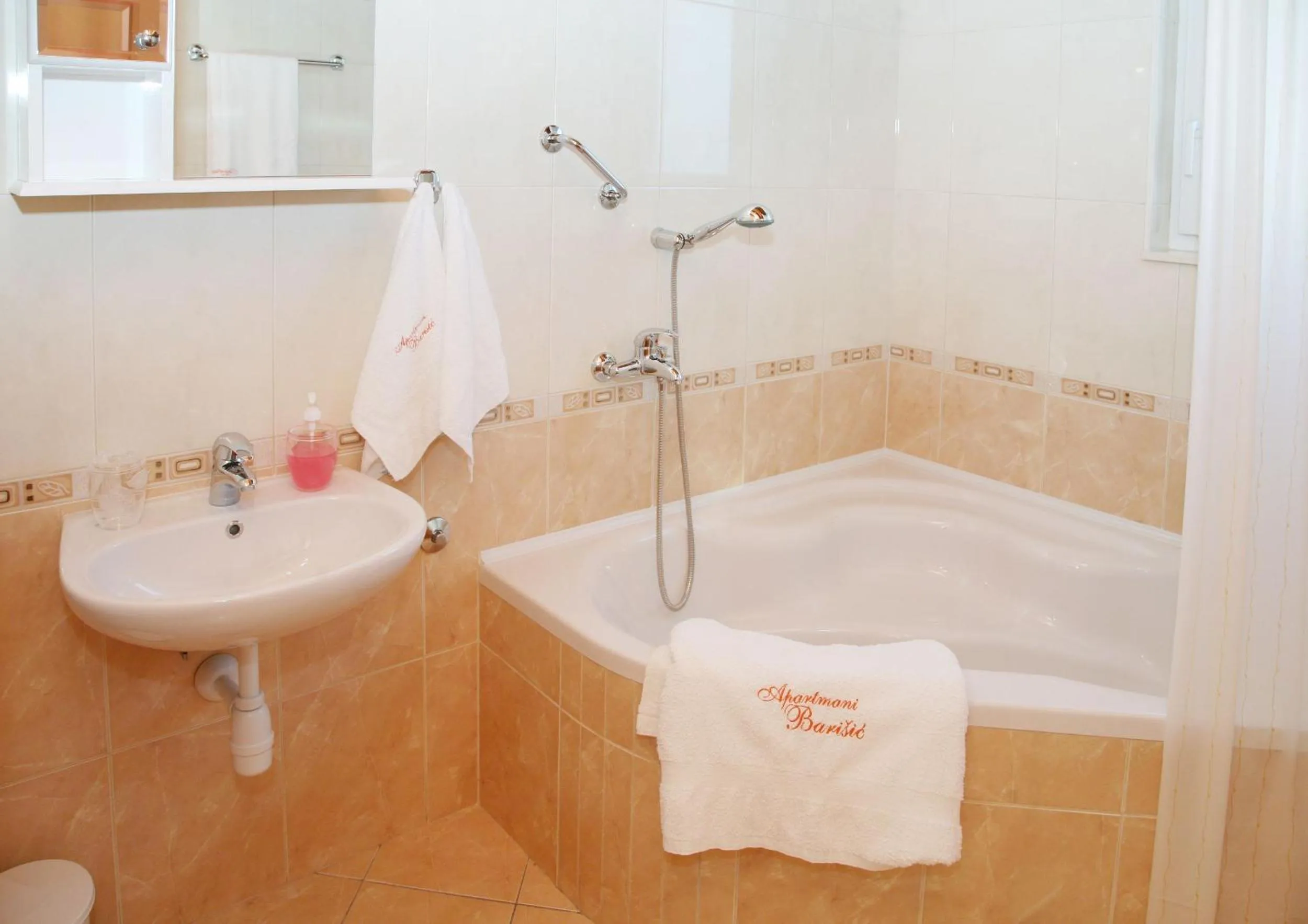 Bathroom in Apartments Barisic Hrvatskih Žrtava 404 Seget Vranjica