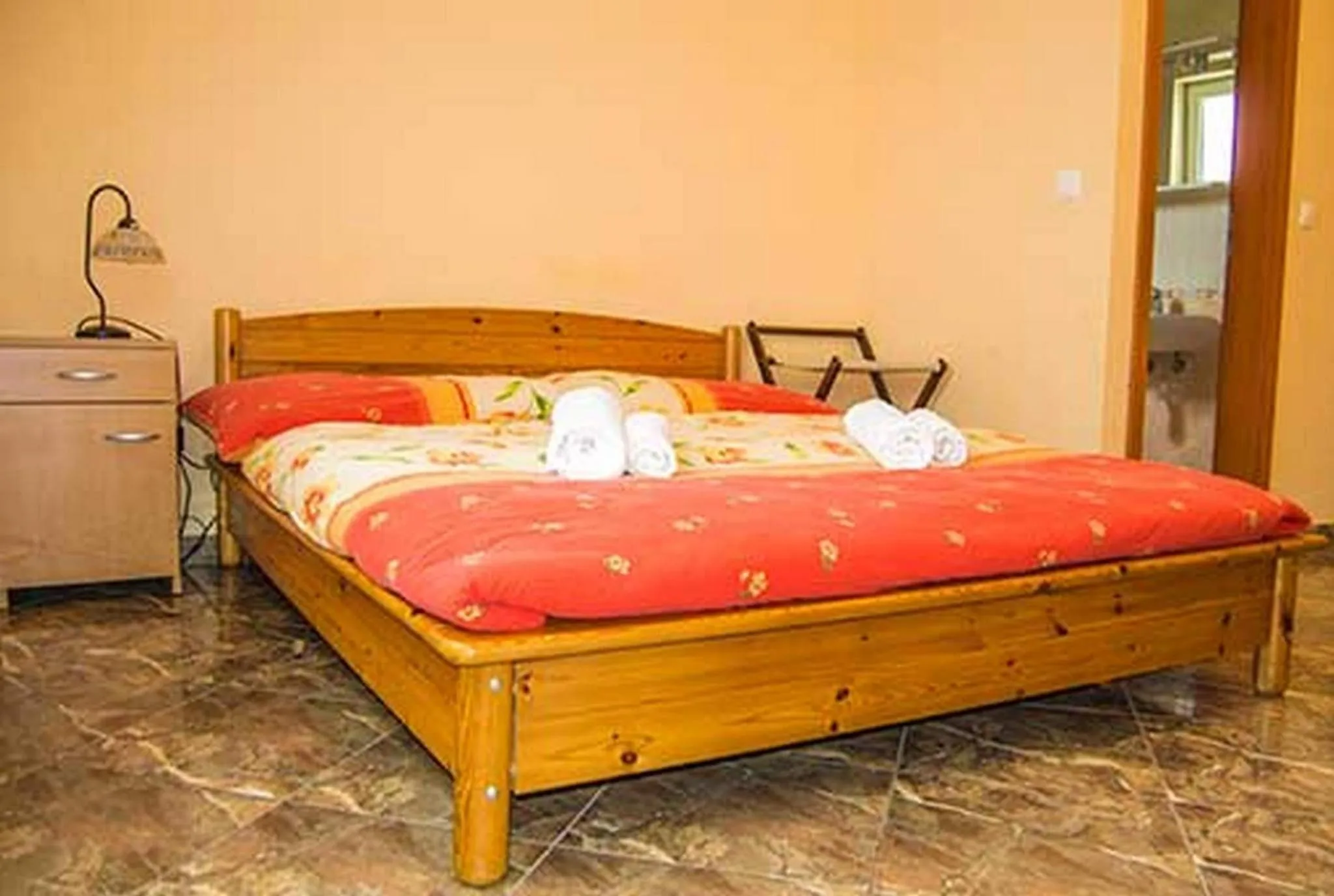Bed in Apartments Barisic Hrvatskih Žrtava 404 Seget Vranjica