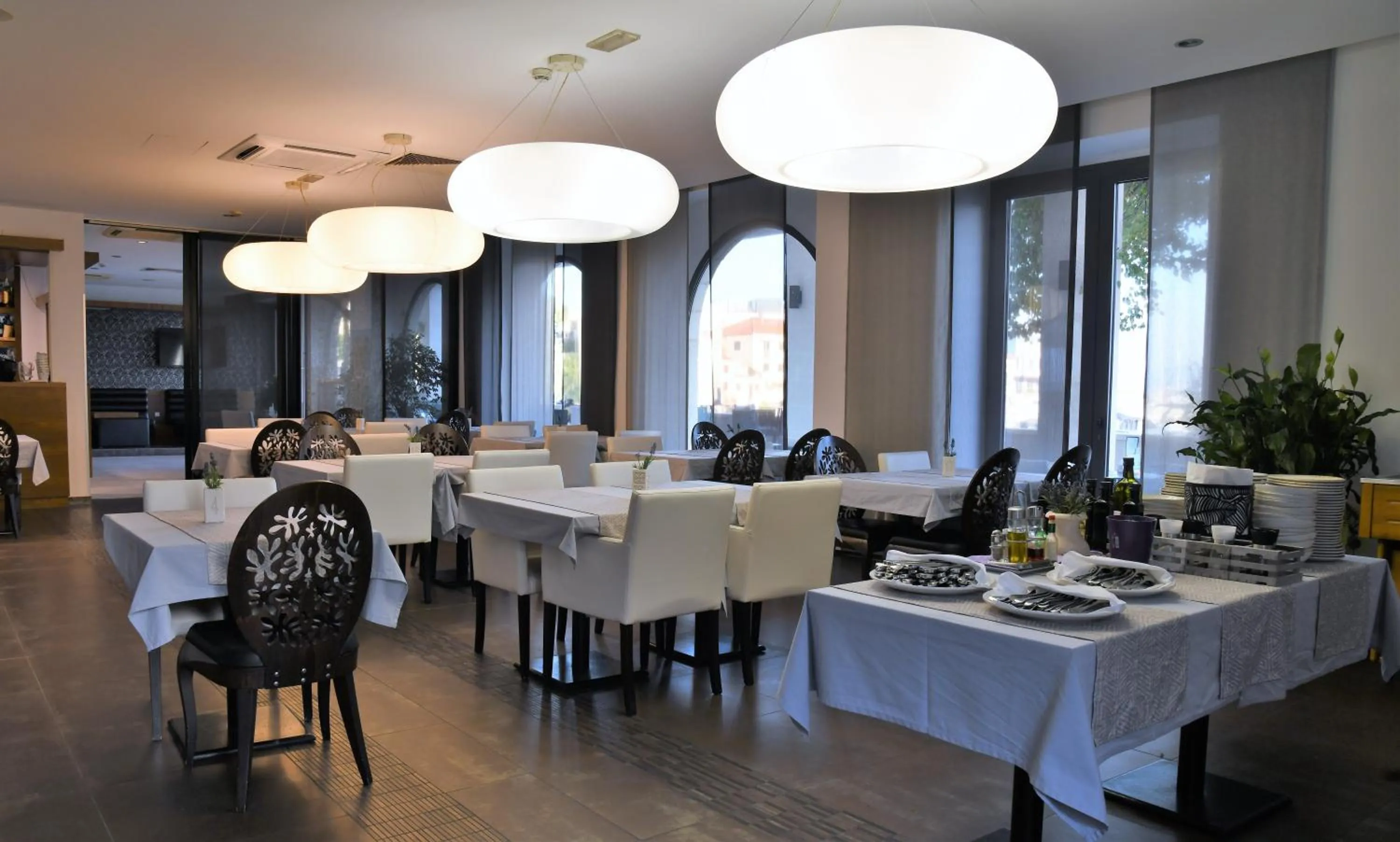 Restaurant/places to eat in Hotel Lipa