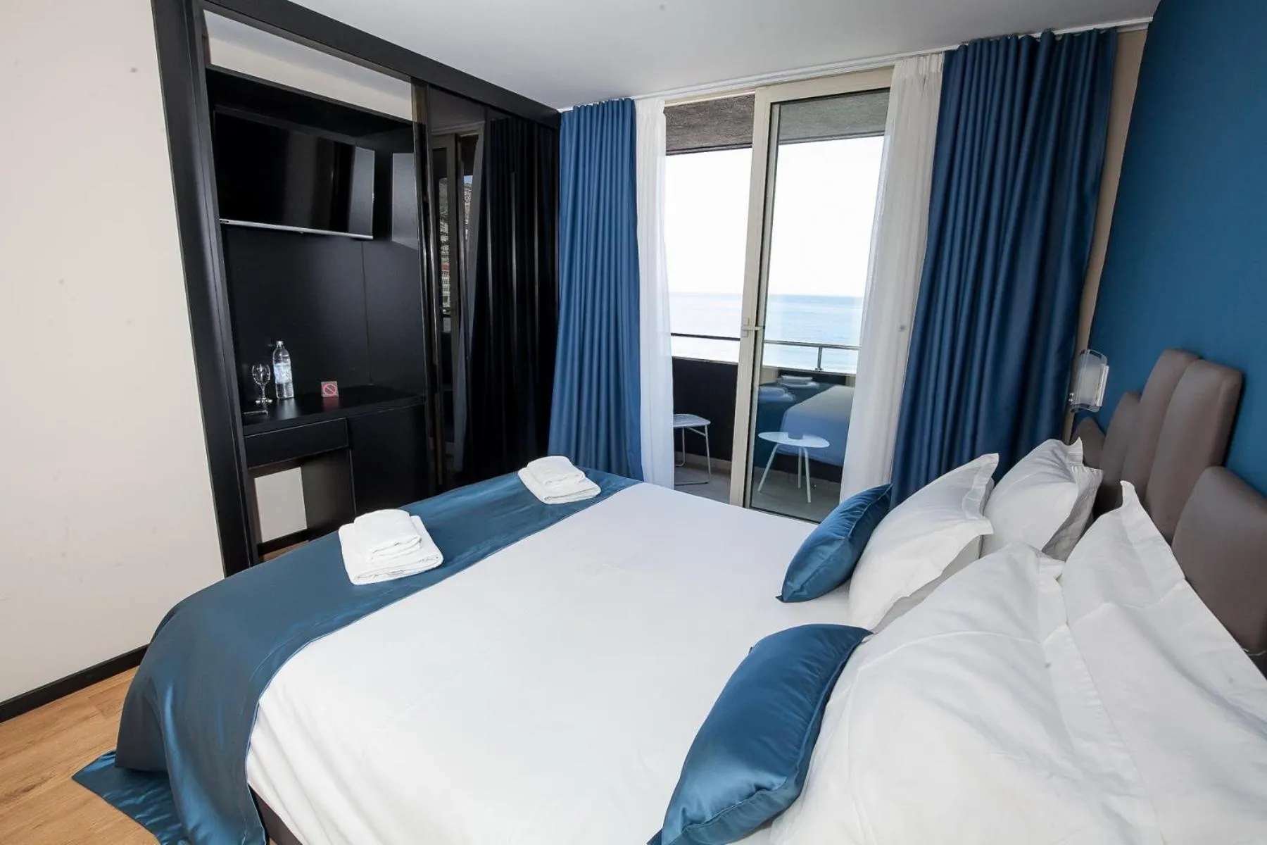 Balcony/Terrace, Bed in Boutique Hotel Bura 45N