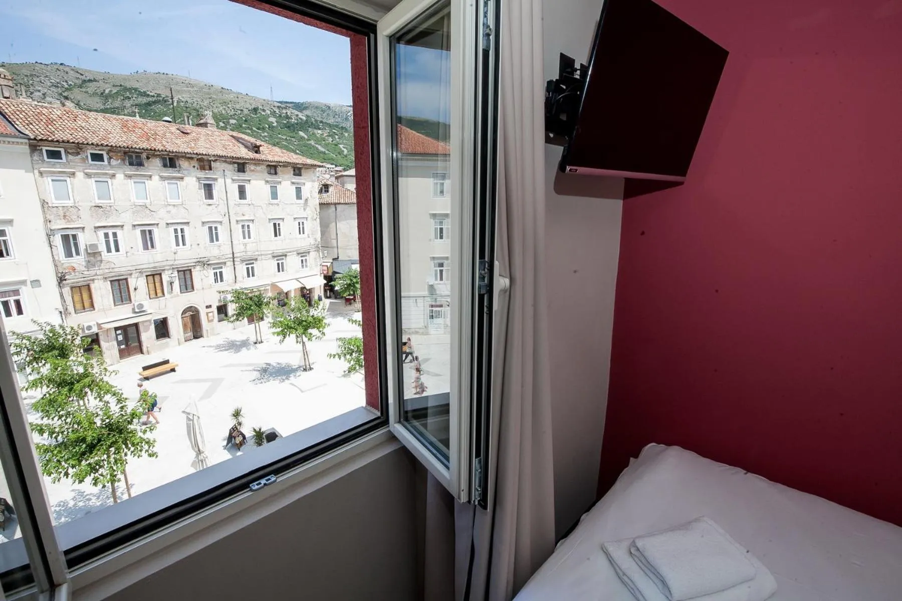 Photo of the whole room, Bed in Boutique Hotel Bura 45N