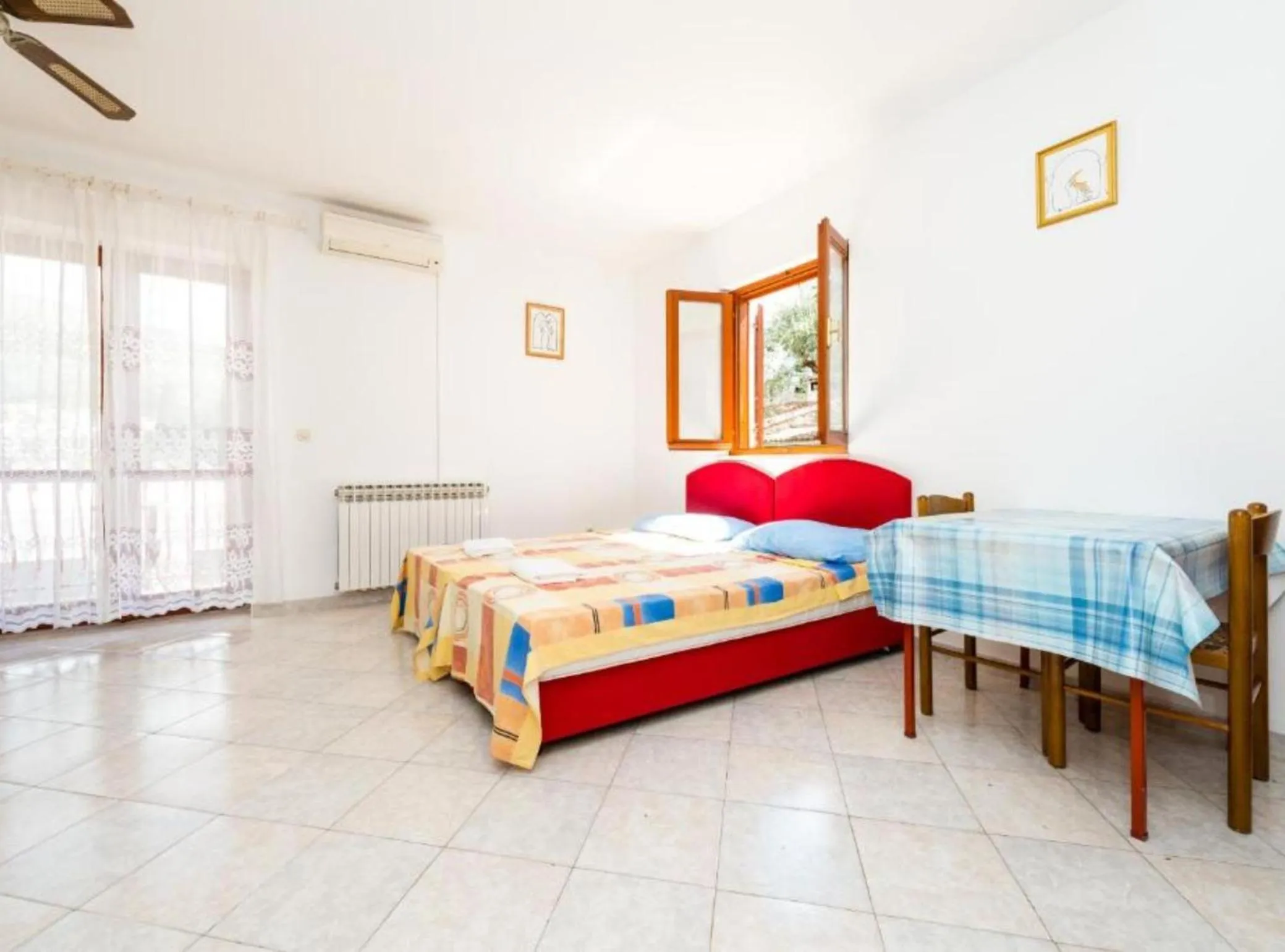 Bedroom, Bed in Villa Valjalo