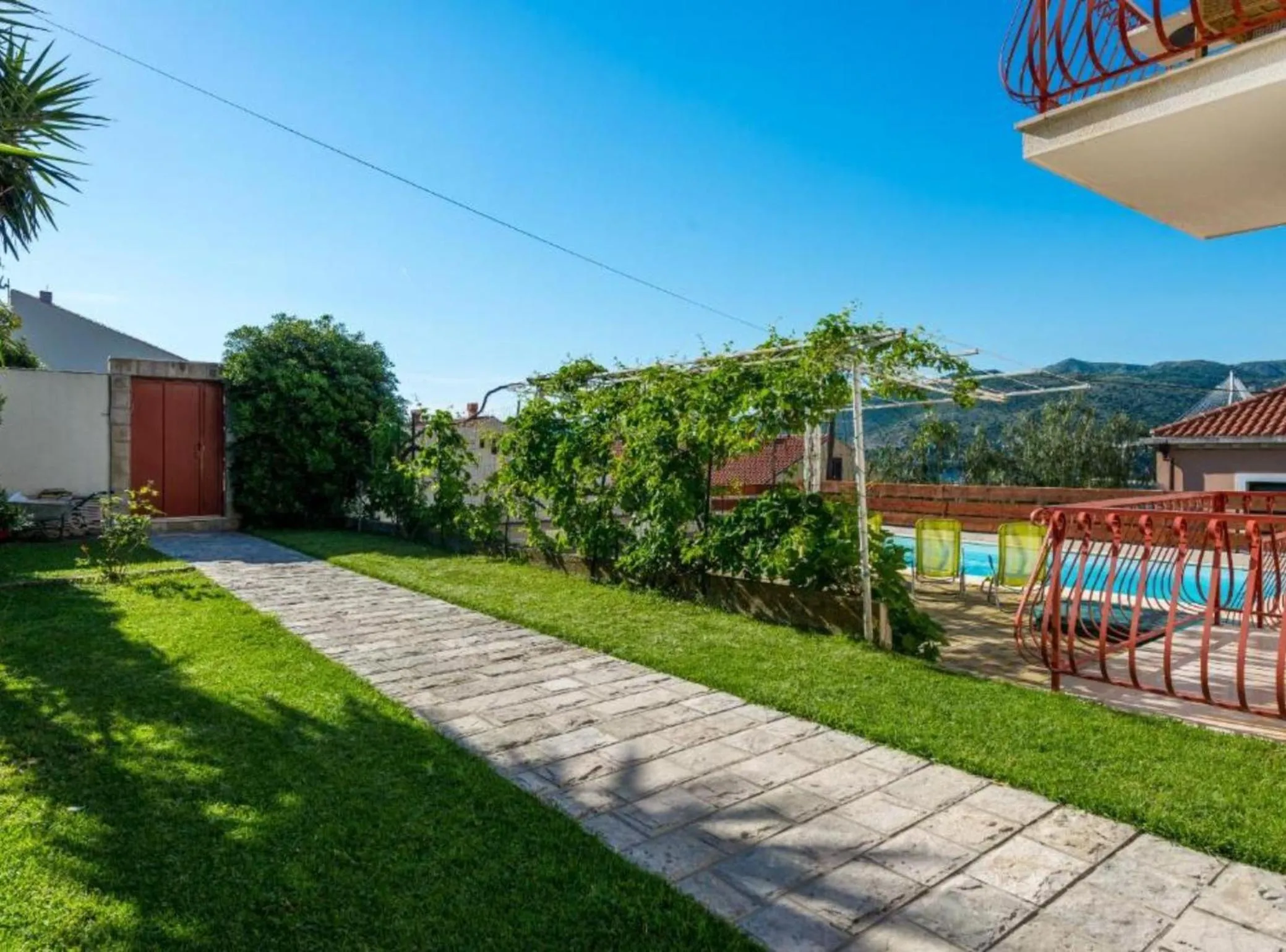 Property building in Villa Valjalo