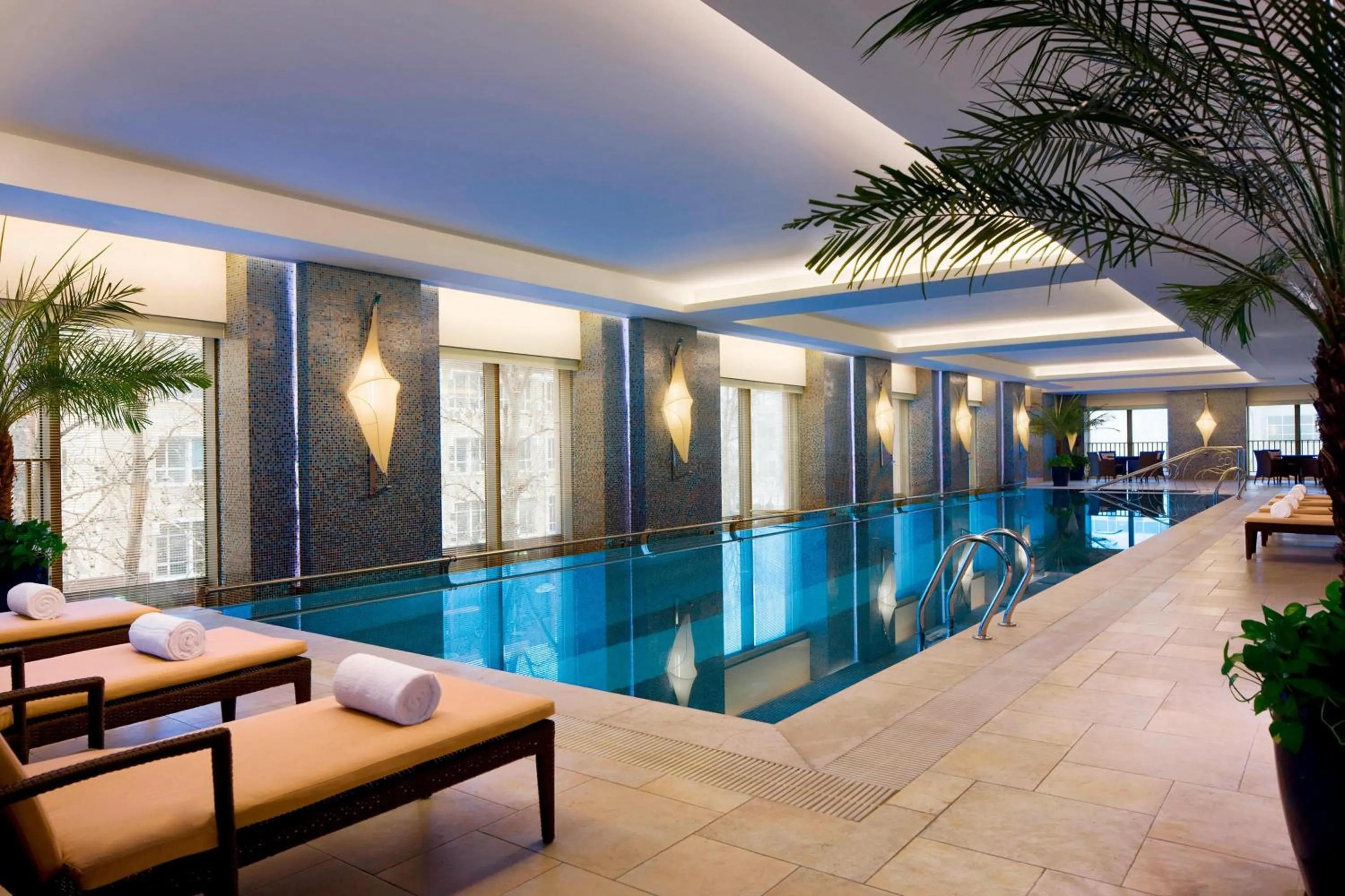 Swimming pool in The Sandalwood Beijing Marriott Executive Apartments