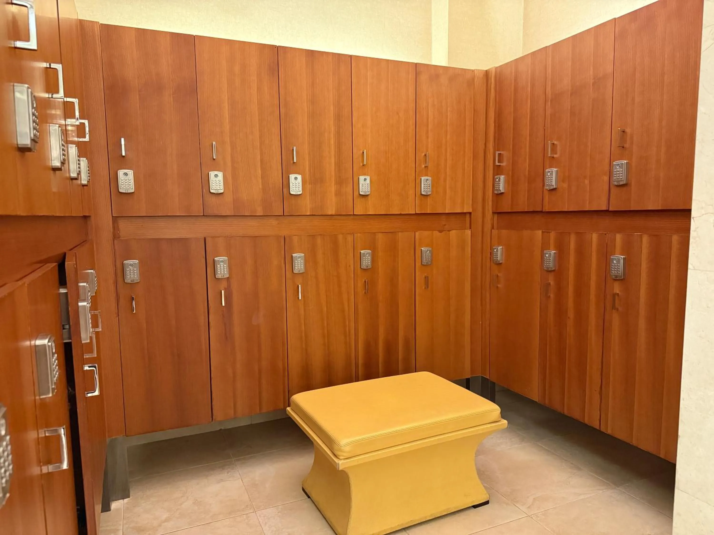 Fitness centre/facilities in The Sandalwood Beijing Marriott Executive Apartments