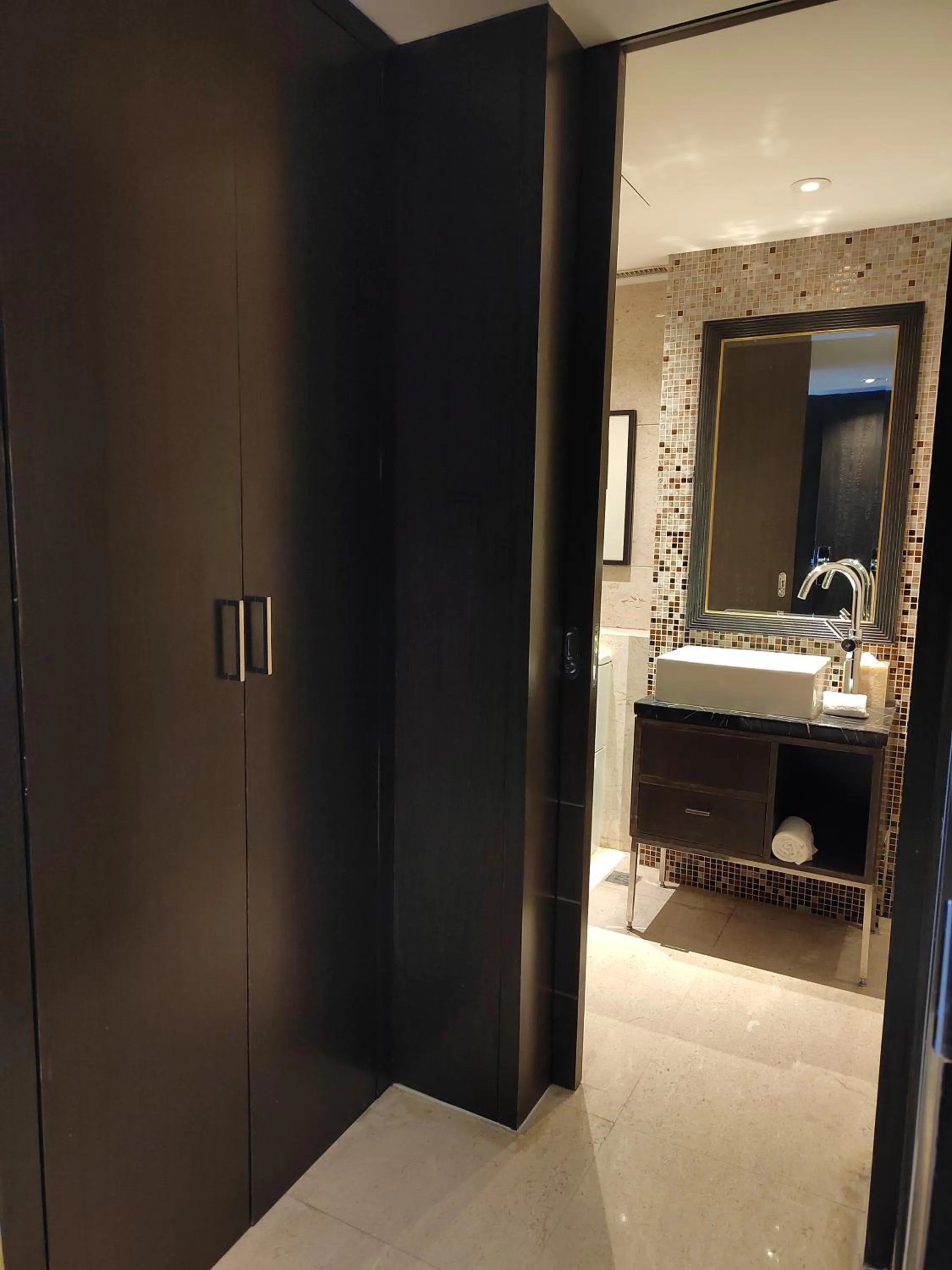 Toilet in The Sandalwood Beijing Marriott Executive Apartments