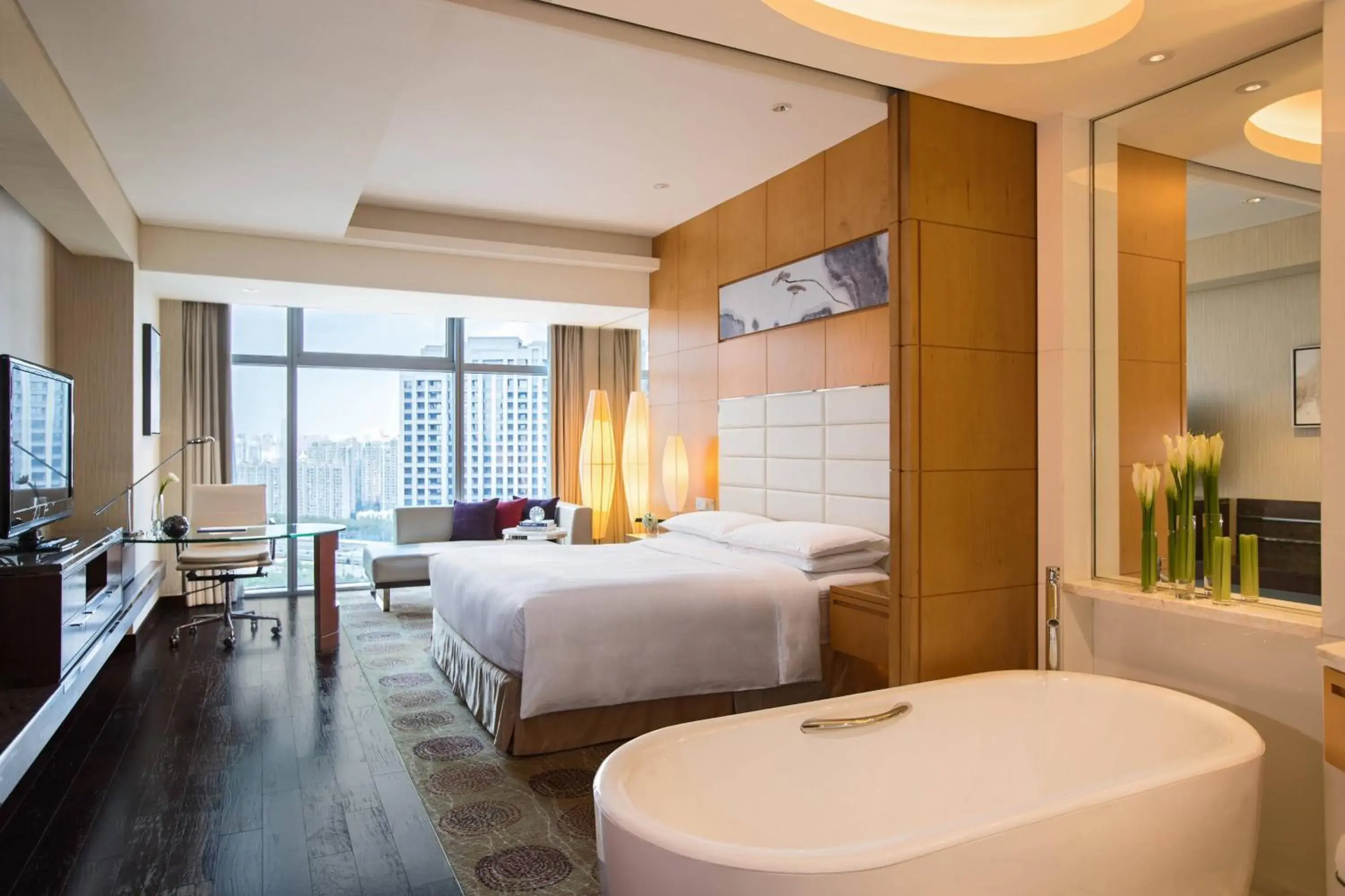 Club King Room in Renaissance Shanghai Putuo Hotel Club King Room in Renaissance Shanghai Putuo Hotel