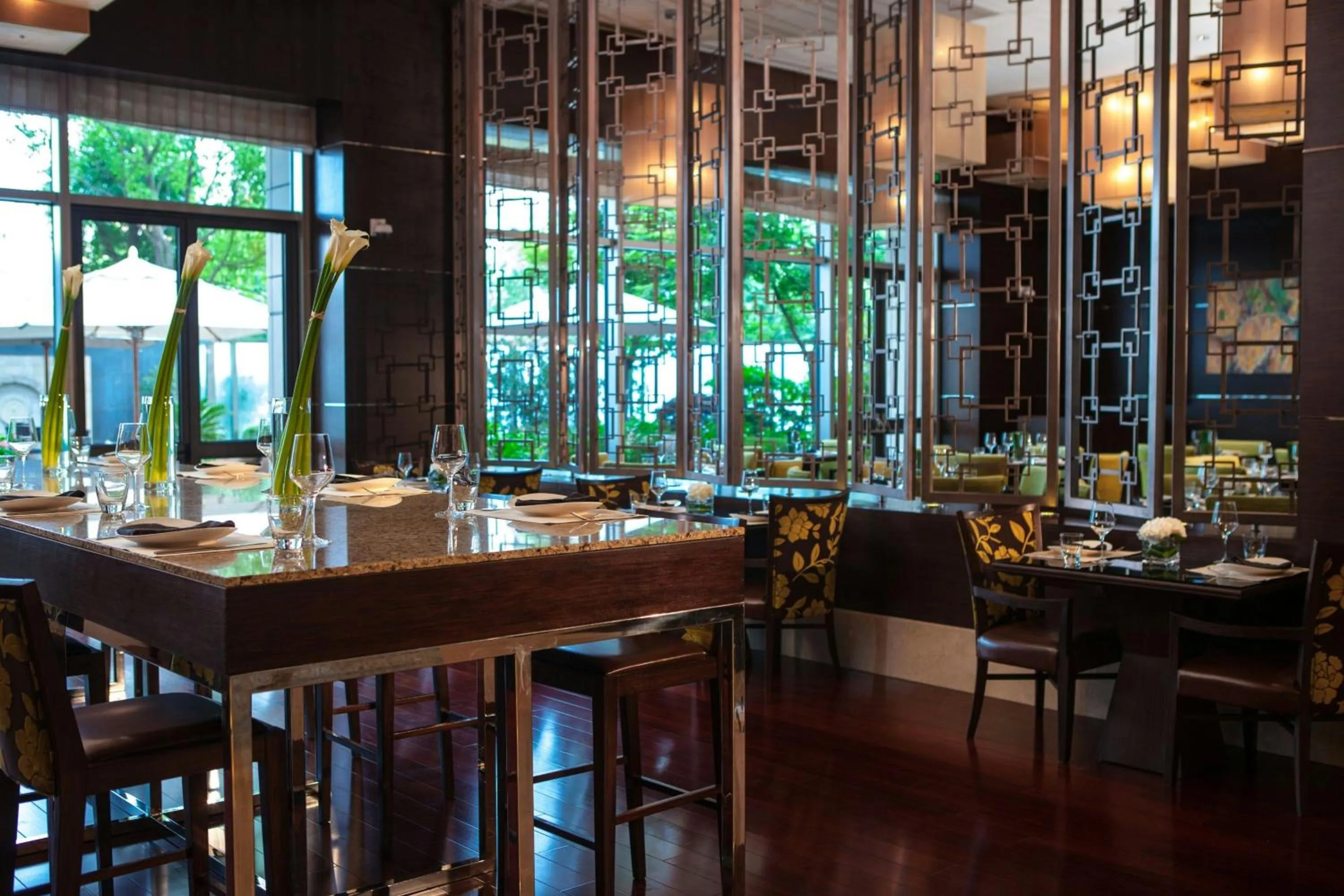 Restaurant/places to eat in Renaissance Shanghai Putuo Hotel