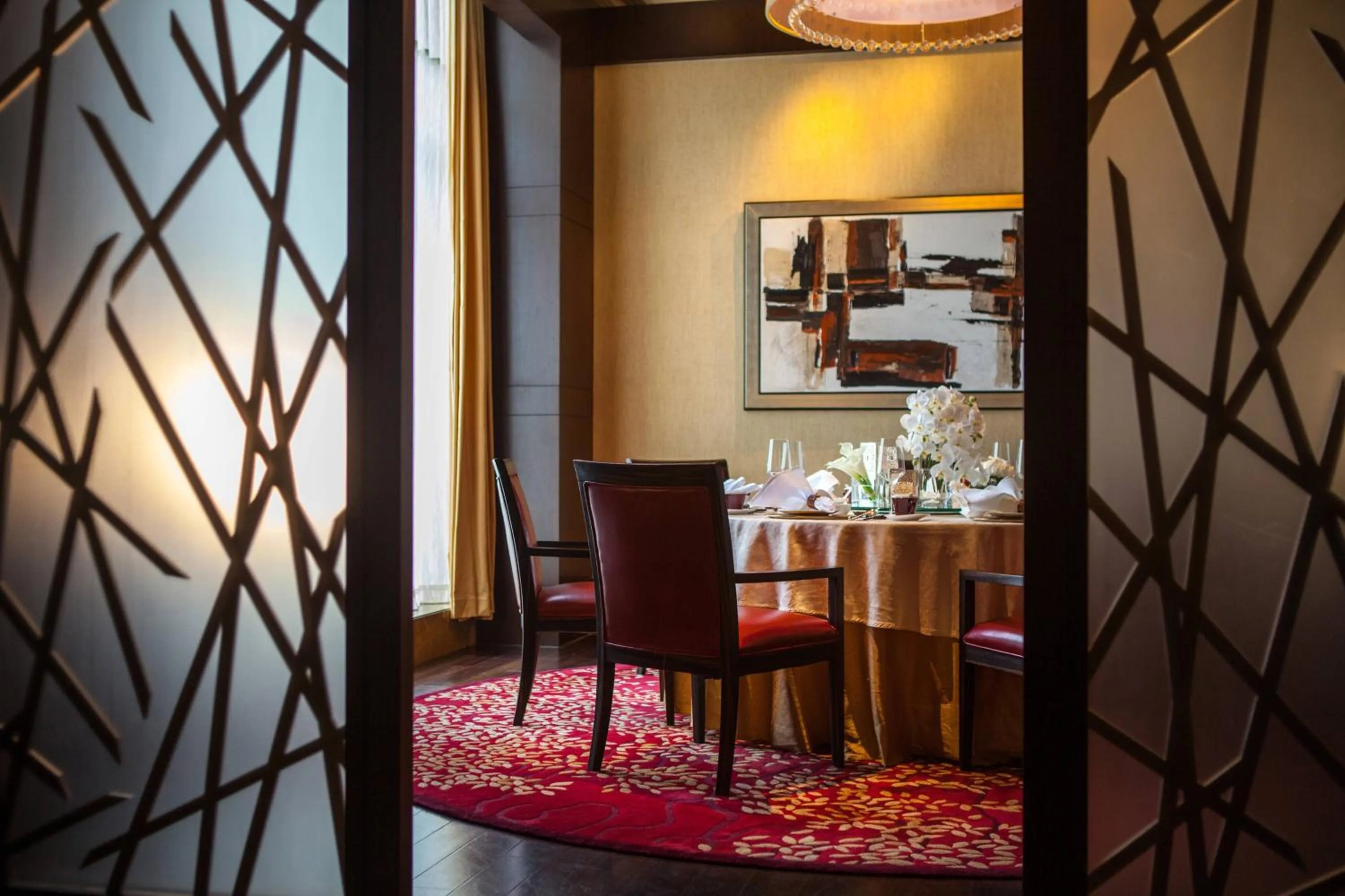 Restaurant/places to eat in Renaissance Shanghai Putuo Hotel