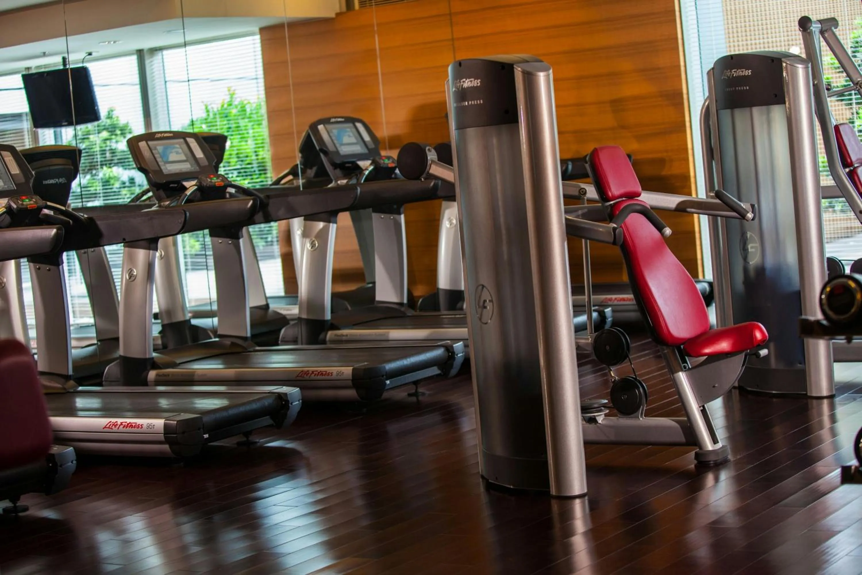 Fitness centre/facilities in Renaissance Shanghai Putuo Hotel