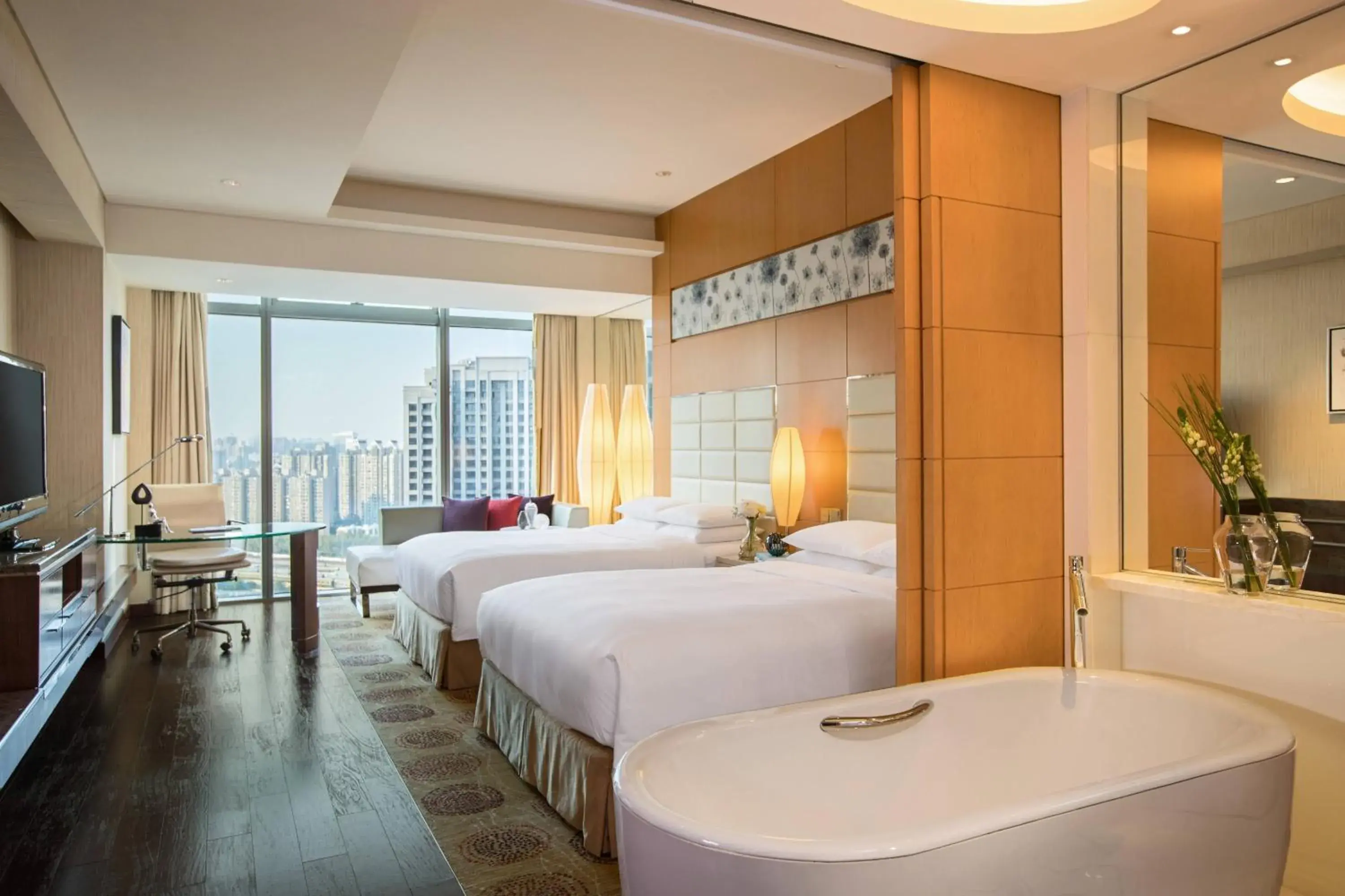 Deluxe Twin Room in Renaissance Shanghai Putuo Hotel Deluxe Twin Room in Renaissance Shanghai Putuo Hotel