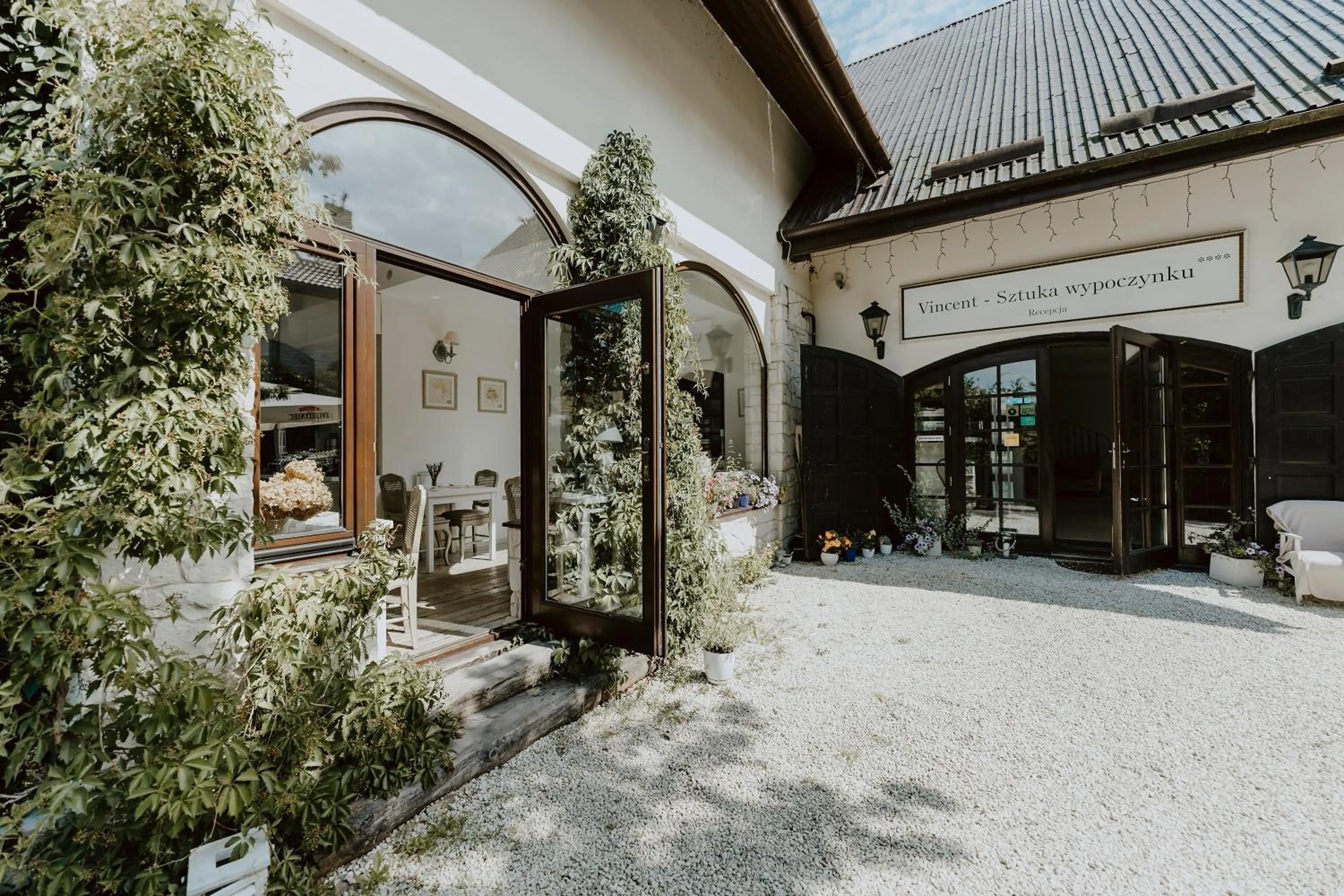 Property building in Vincent