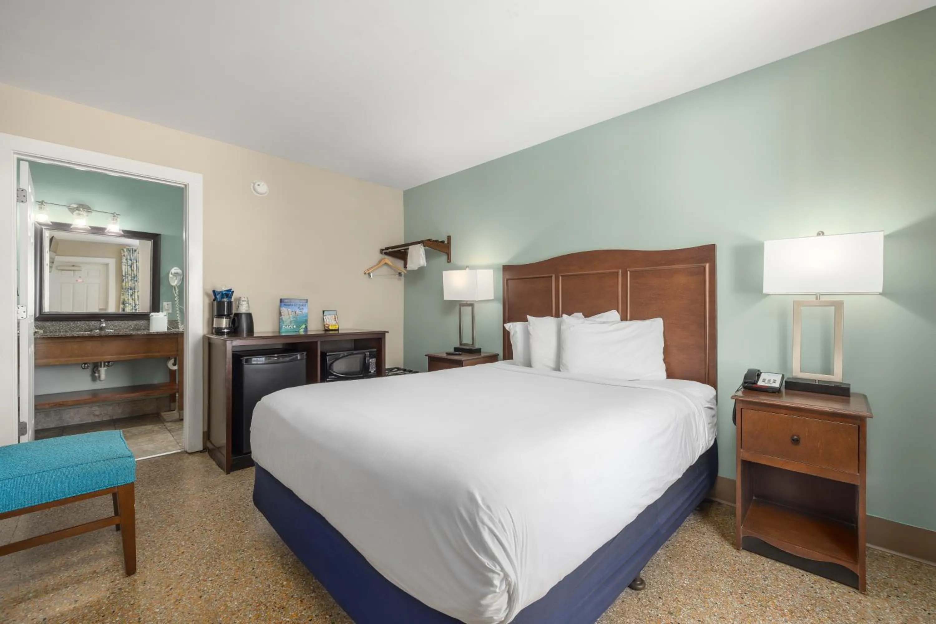 Bed in Bikini Beach Resort