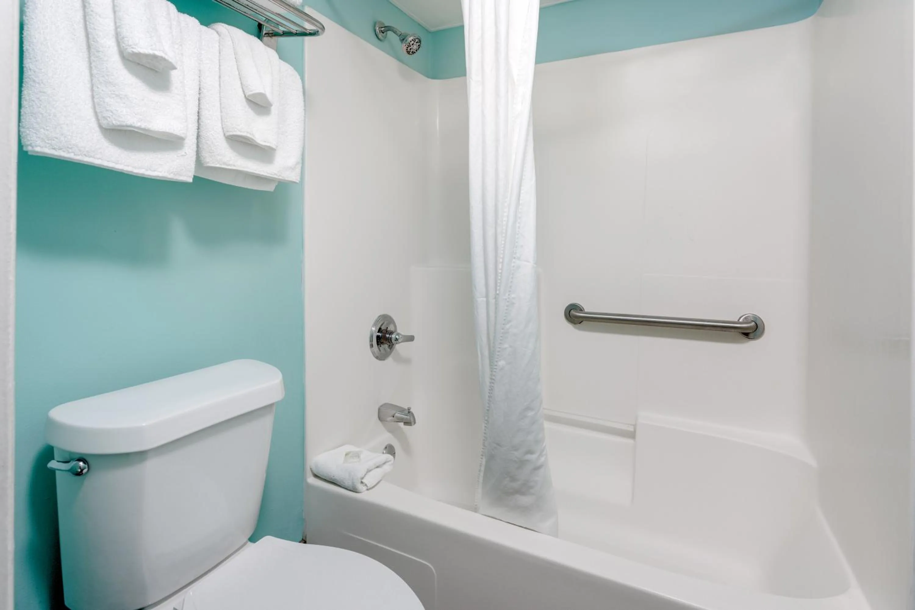 Shower in Bikini Beach Resort