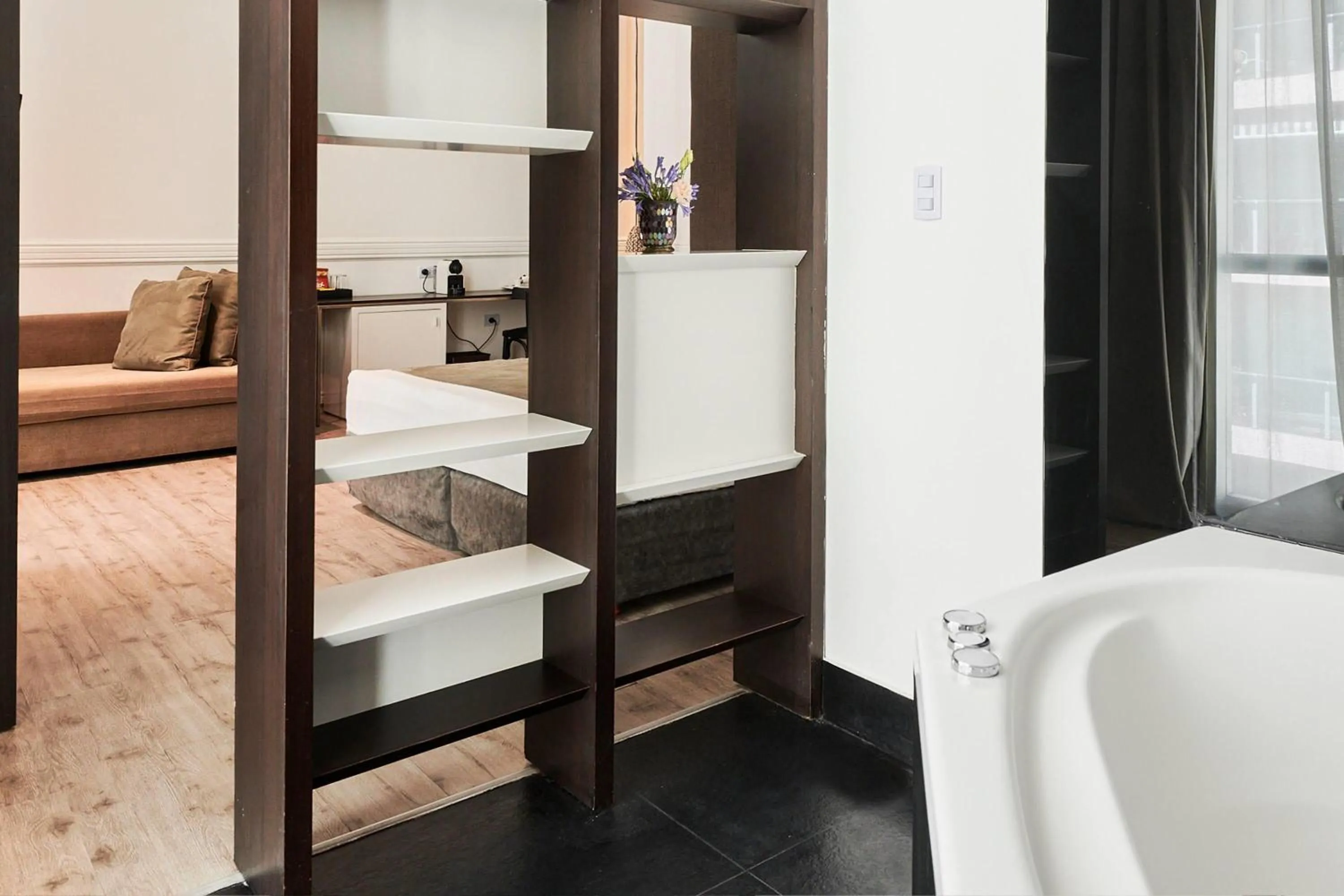 Photo of the whole room, Bed in Esplendor by Wyndham Savoy Rosario