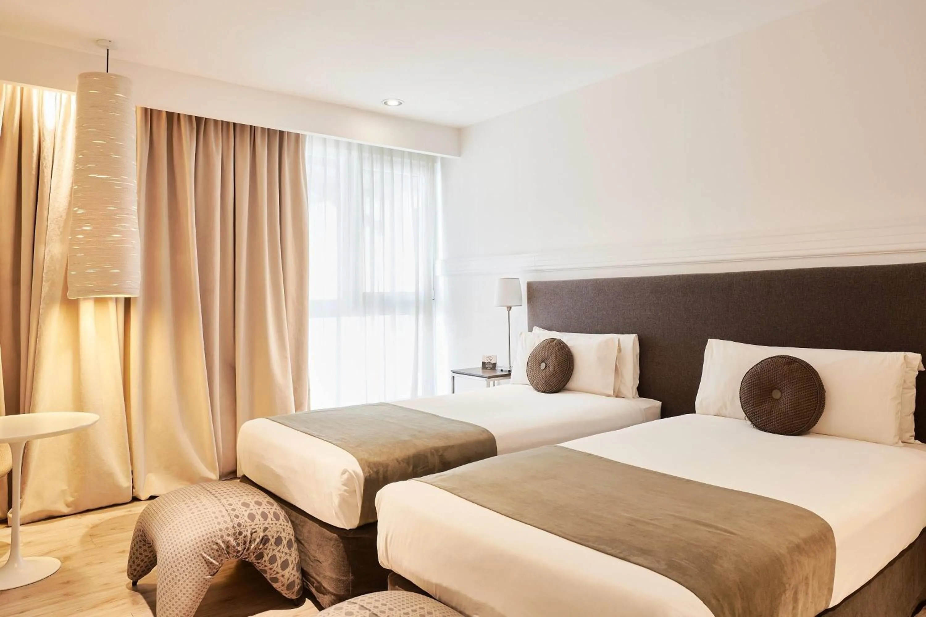 Photo of the whole room, Bed in Esplendor by Wyndham Savoy Rosario