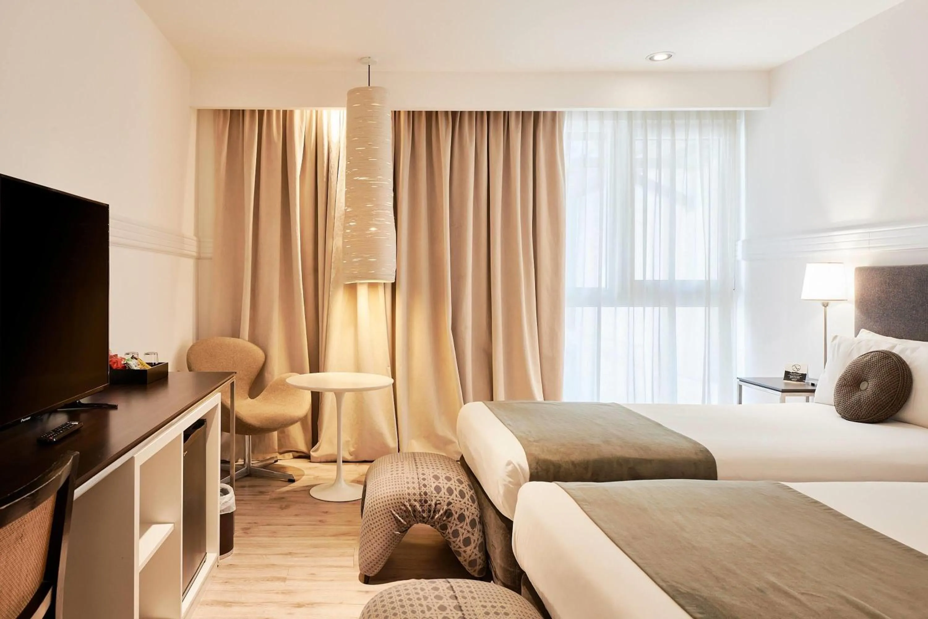 Photo of the whole room, Bed in Esplendor by Wyndham Savoy Rosario