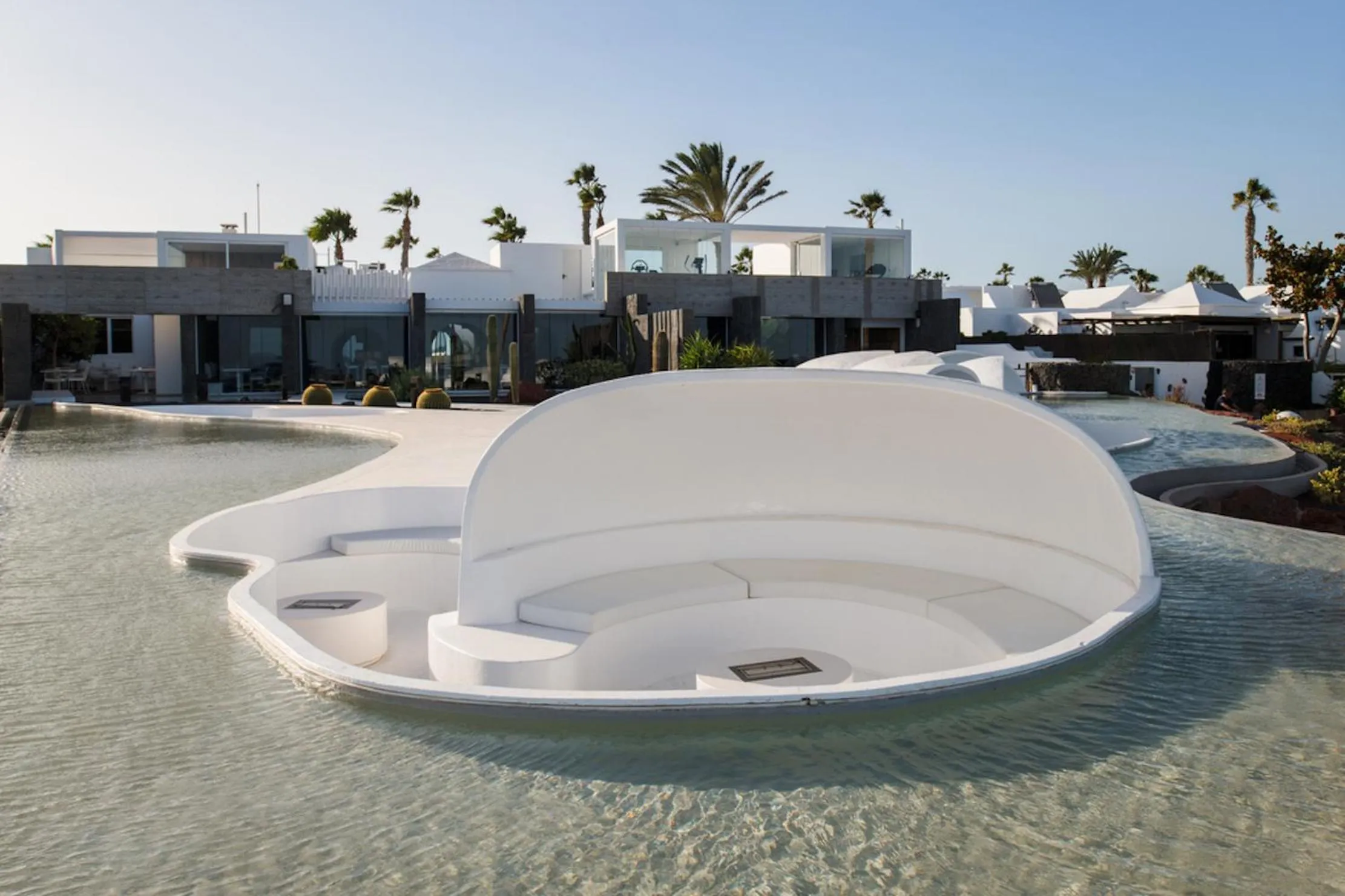 Restaurant/places to eat in Kamezí Boutique Hotel Villas