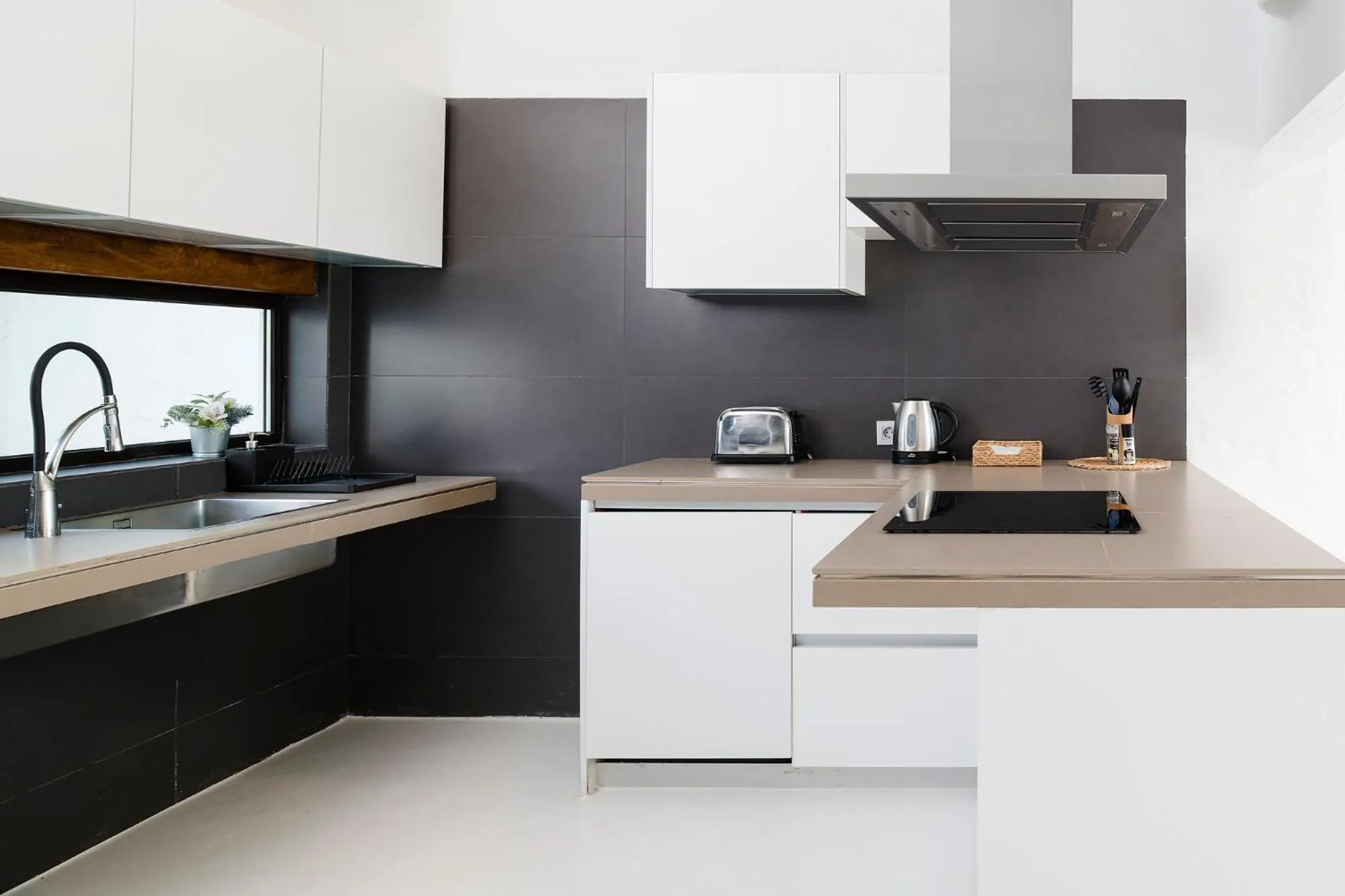 Kitchen or kitchenette in Kamezí Boutique Hotel Villas