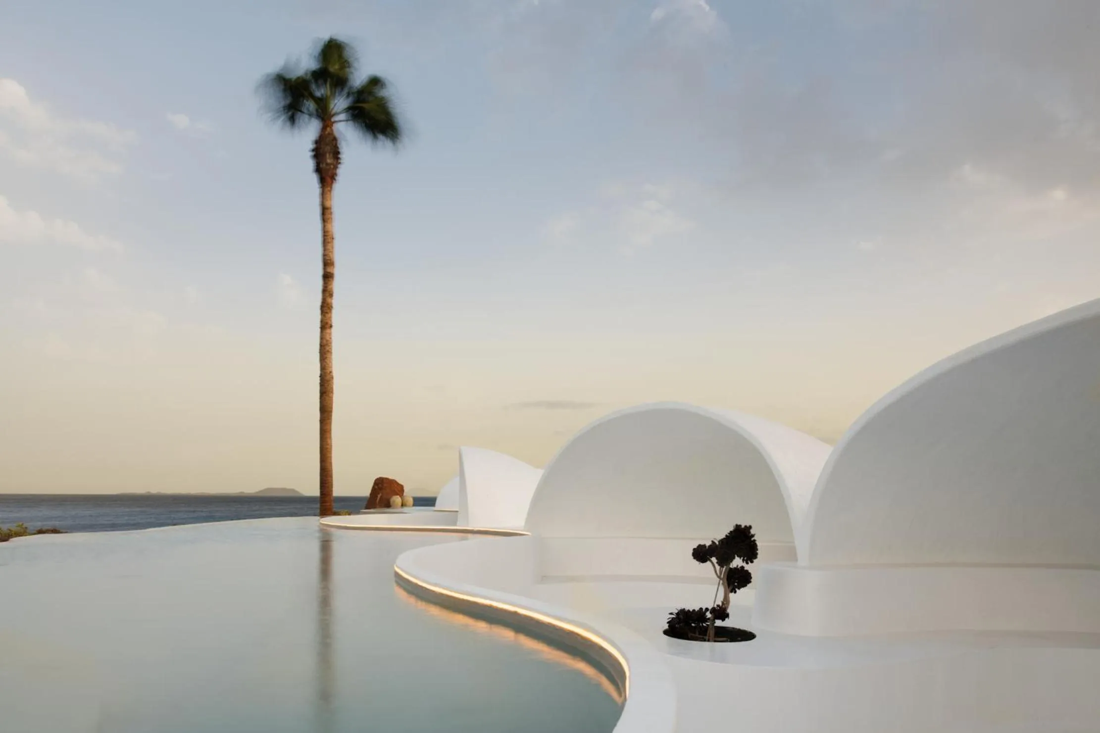 Restaurant/places to eat in Kamezí Boutique Hotel Villas