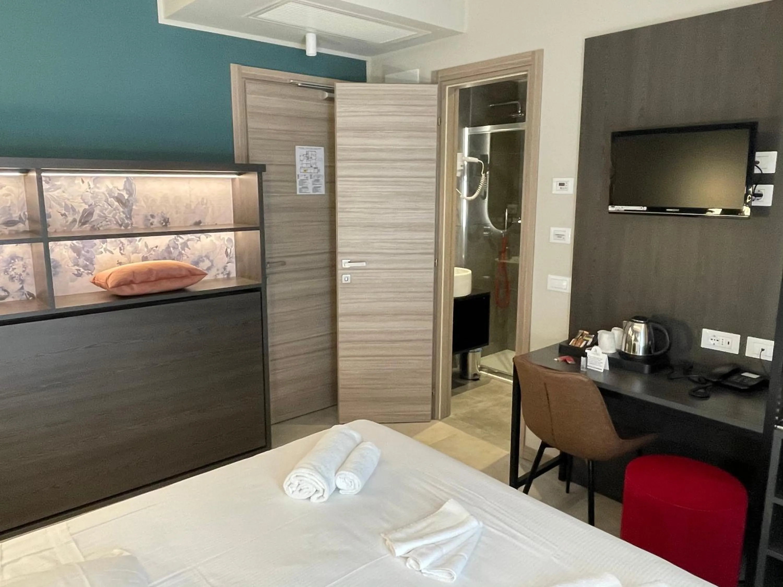 Photo of the whole room, Bed in Hotel Iris Jesolo