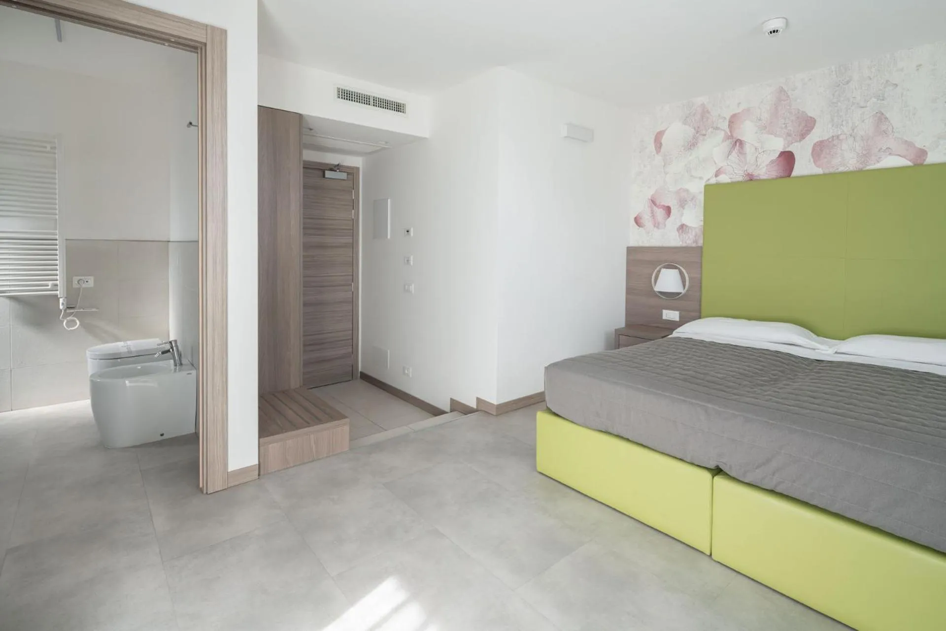 Photo of the whole room, Bed in Hotel Iris Jesolo