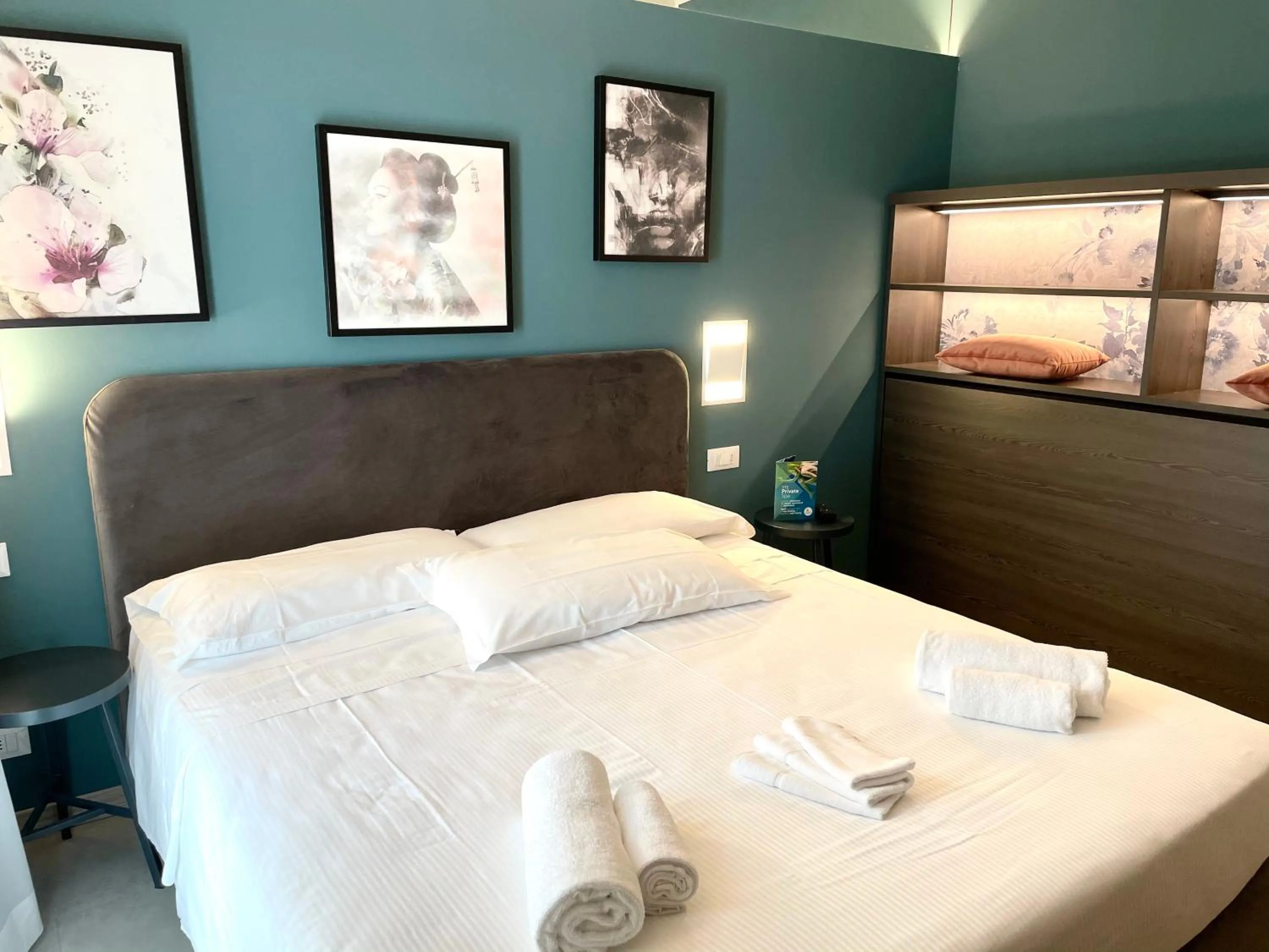 Photo of the whole room, Bed in Hotel Iris Jesolo