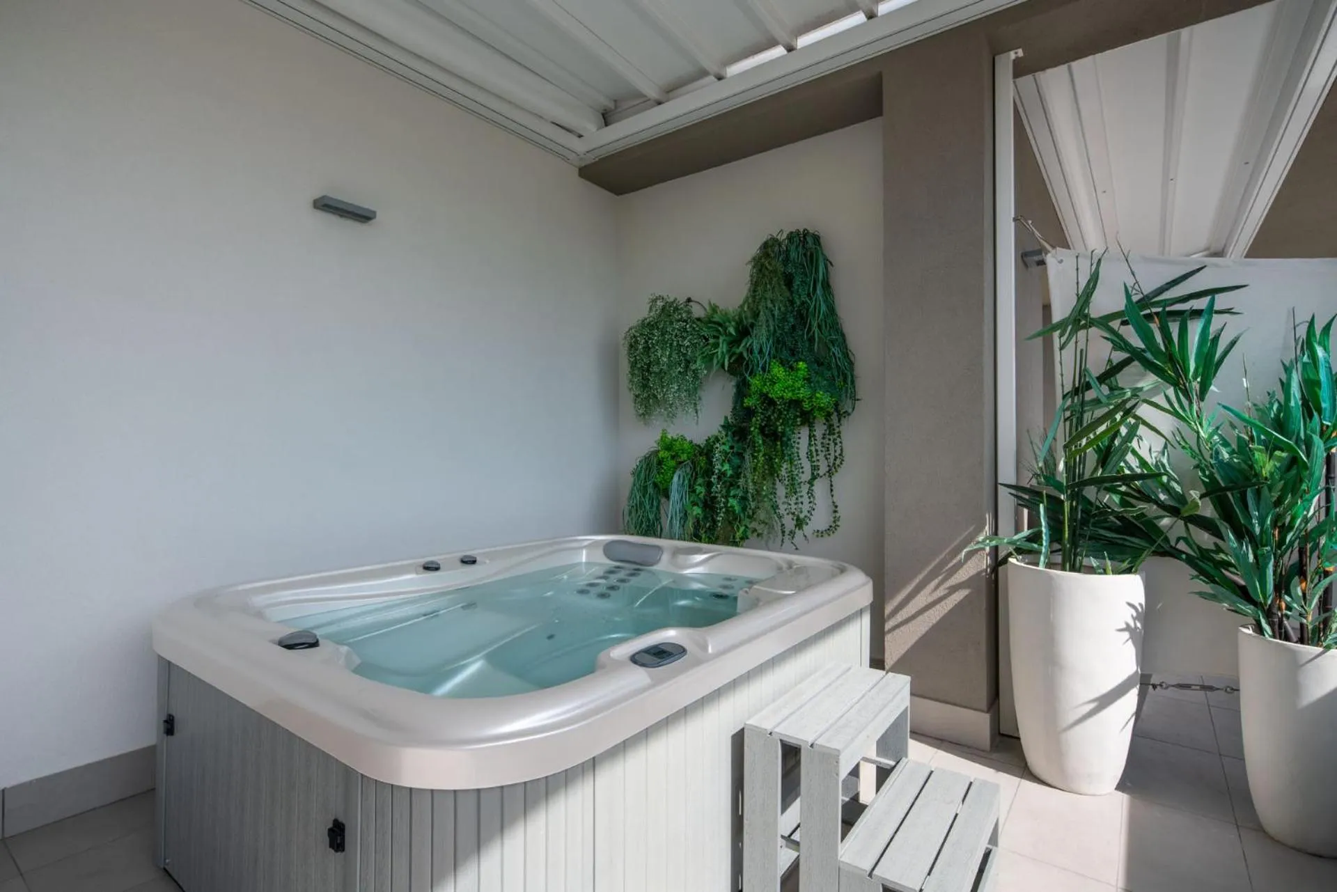 Hot Tub in Hotel Iris Jesolo