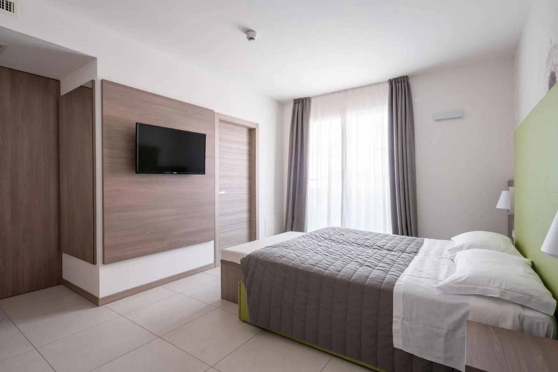 Photo of the whole room, Bed in Hotel Iris Jesolo