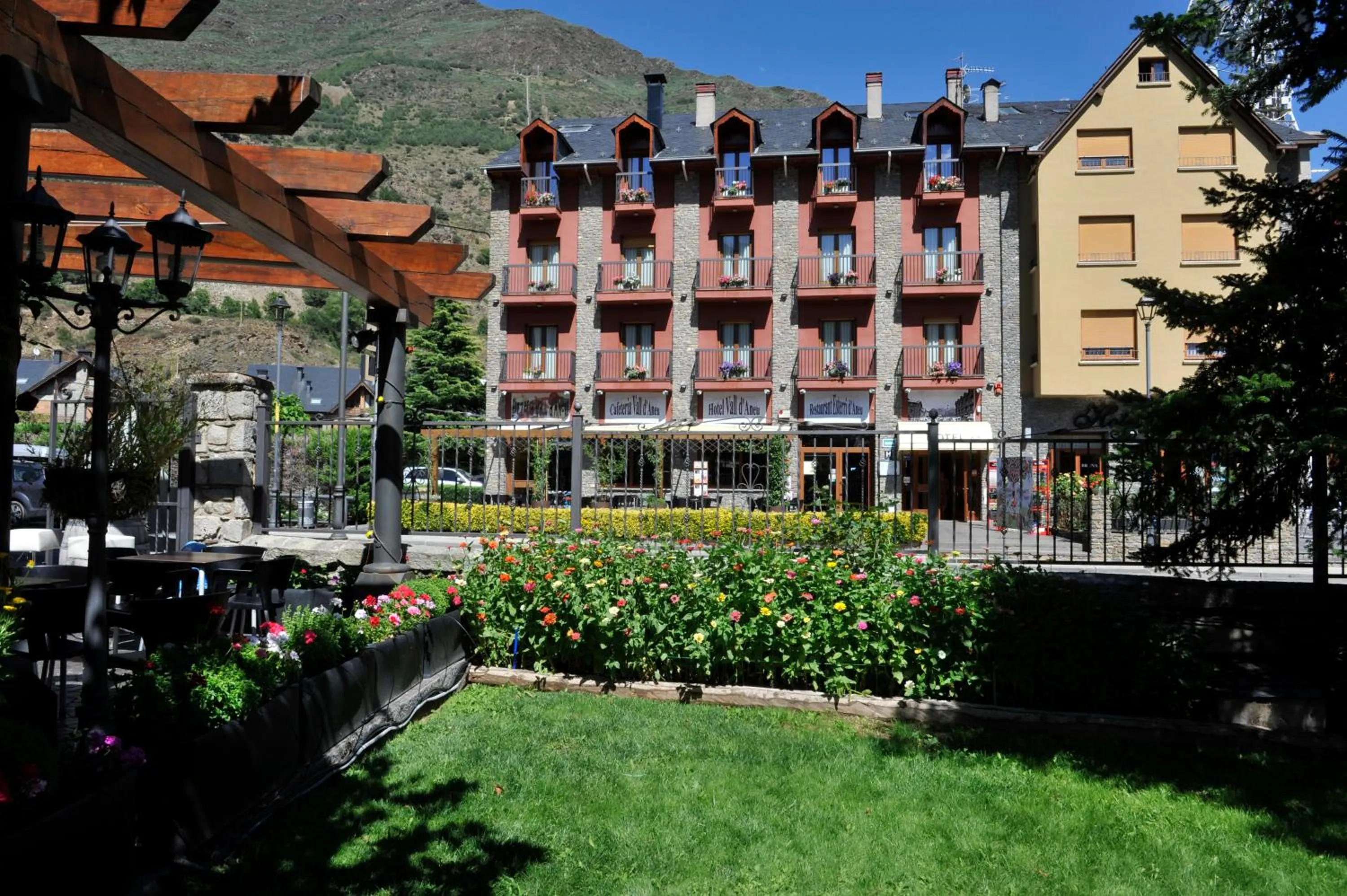 Property building in Hotel Vall d´Aneu