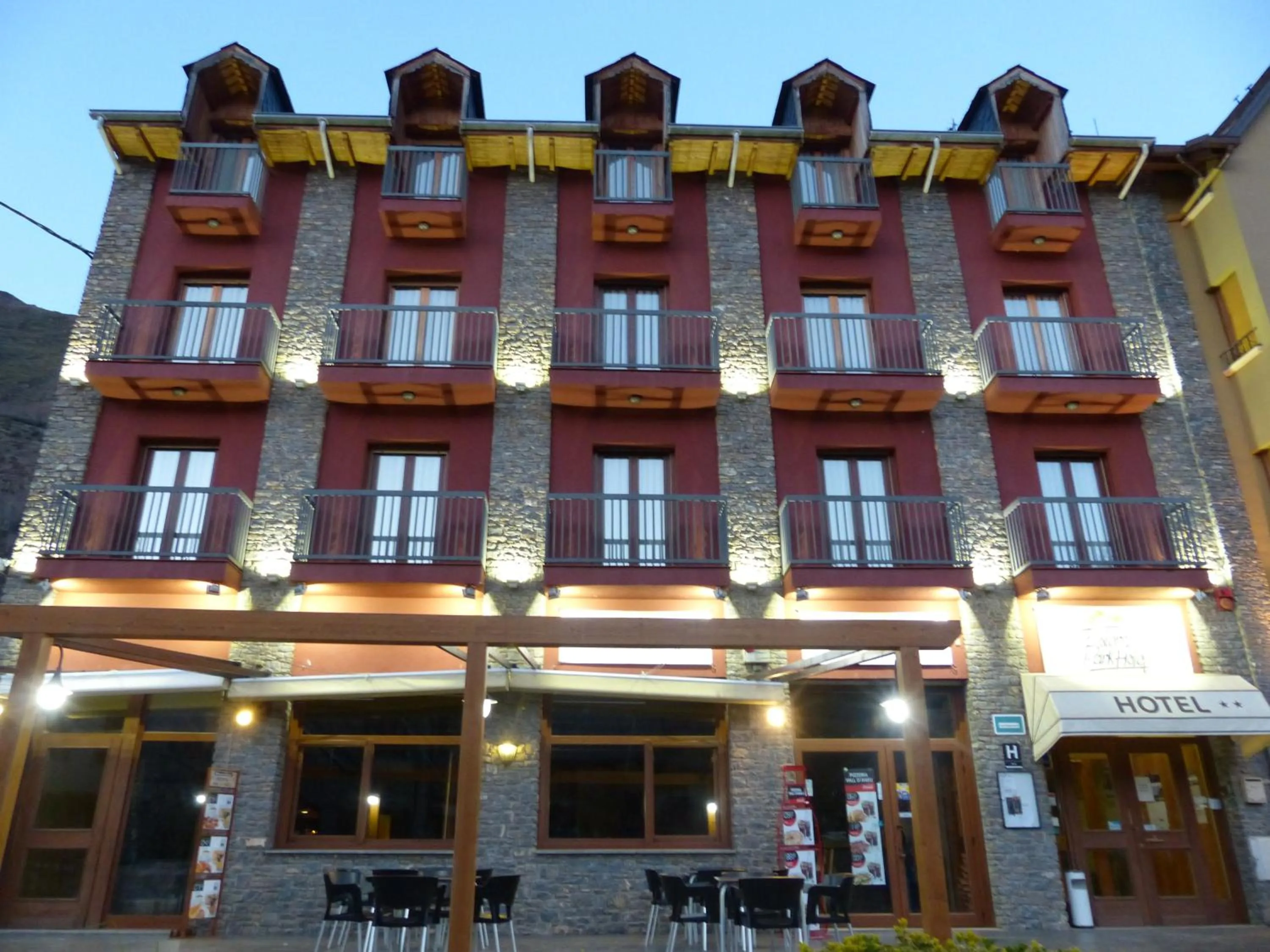 Property building in Hotel Vall d´Aneu