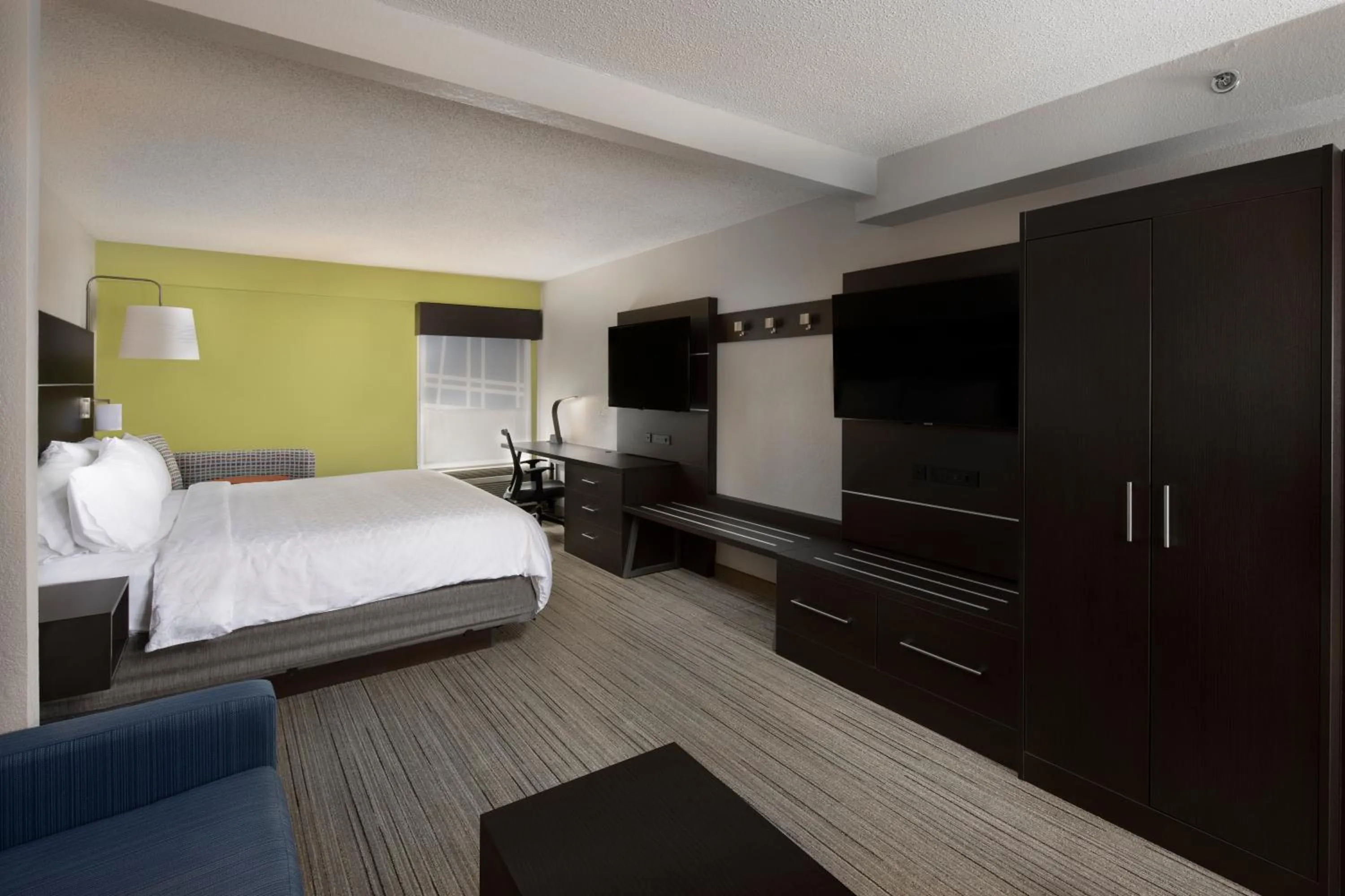Bedroom, Bed in Holiday Inn Express Middlesboro by IHG