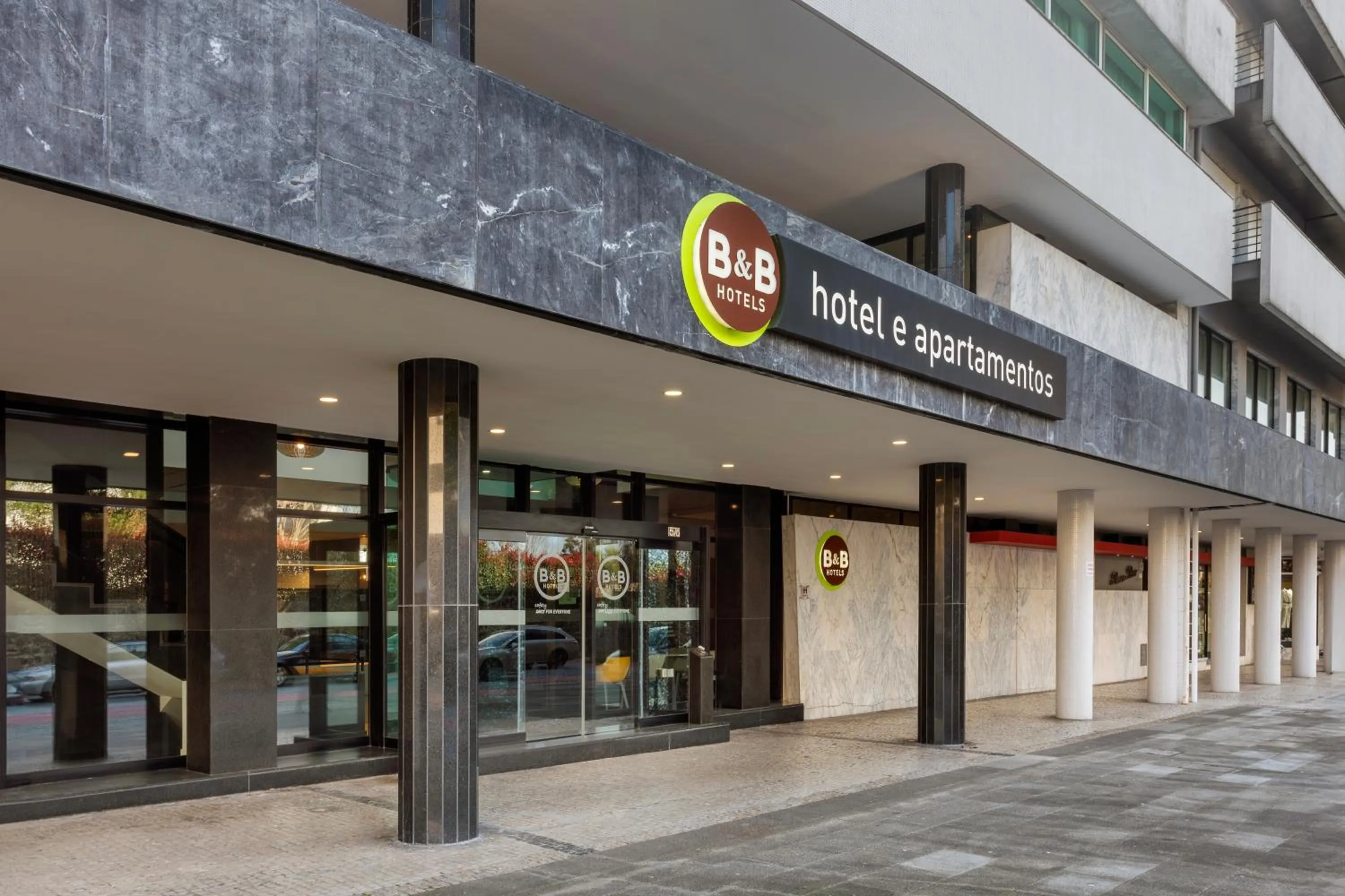 Property building in B&B HOTEL e Apartamentos Felgueiras