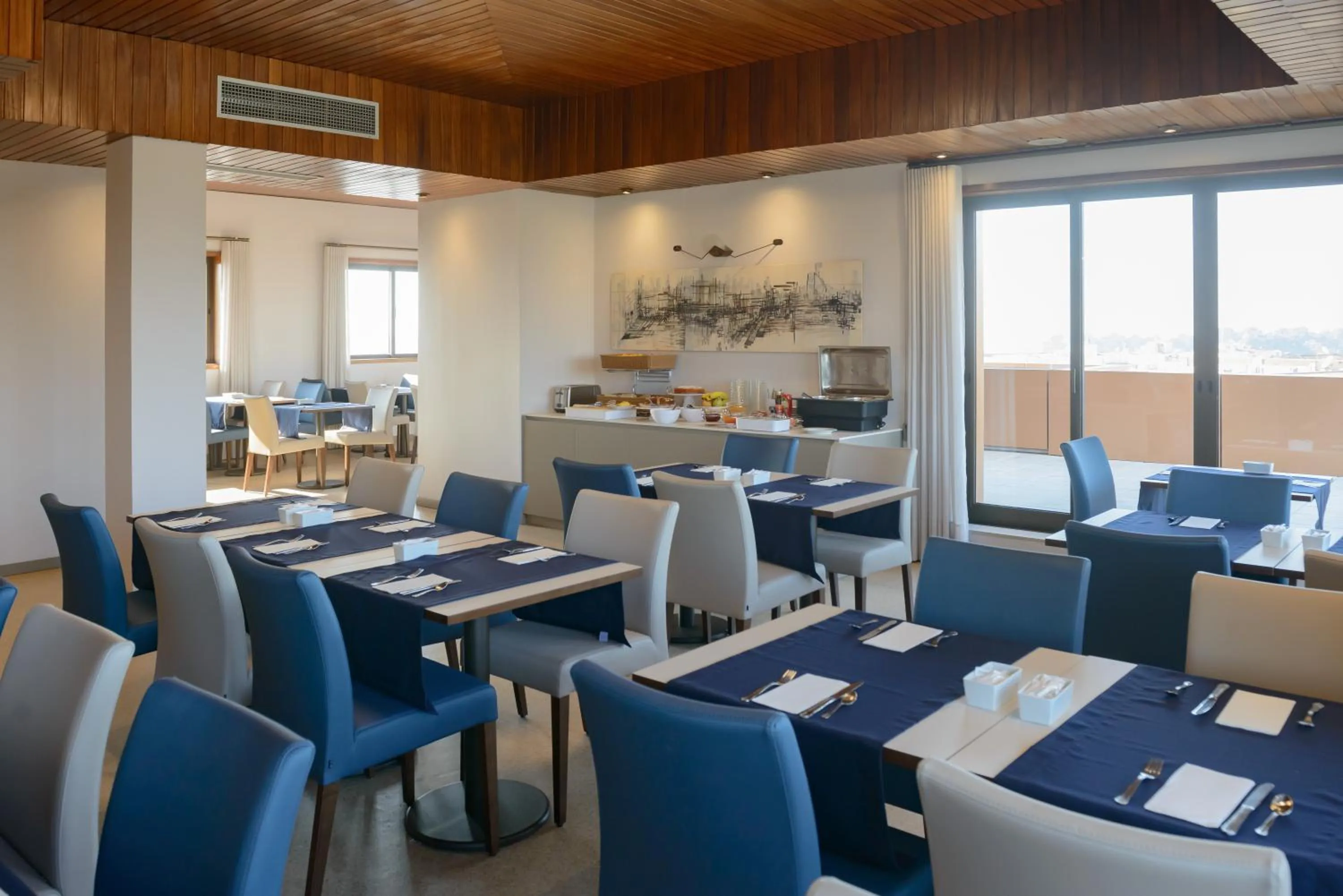 Buffet breakfast in Nova Cruz Hotel