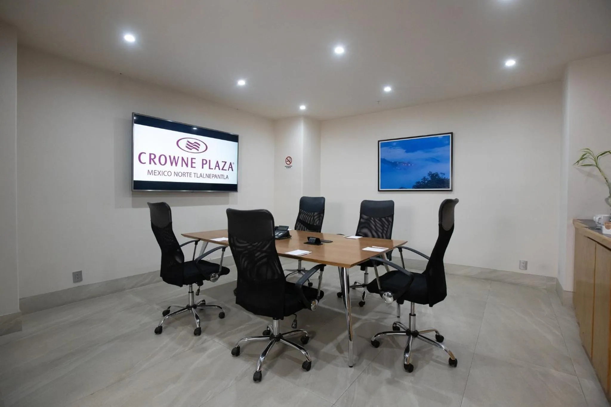 Meeting/conference room in Crowne Plaza Hotel Mexico City North-Tlalnepantla, an IHG Hotel