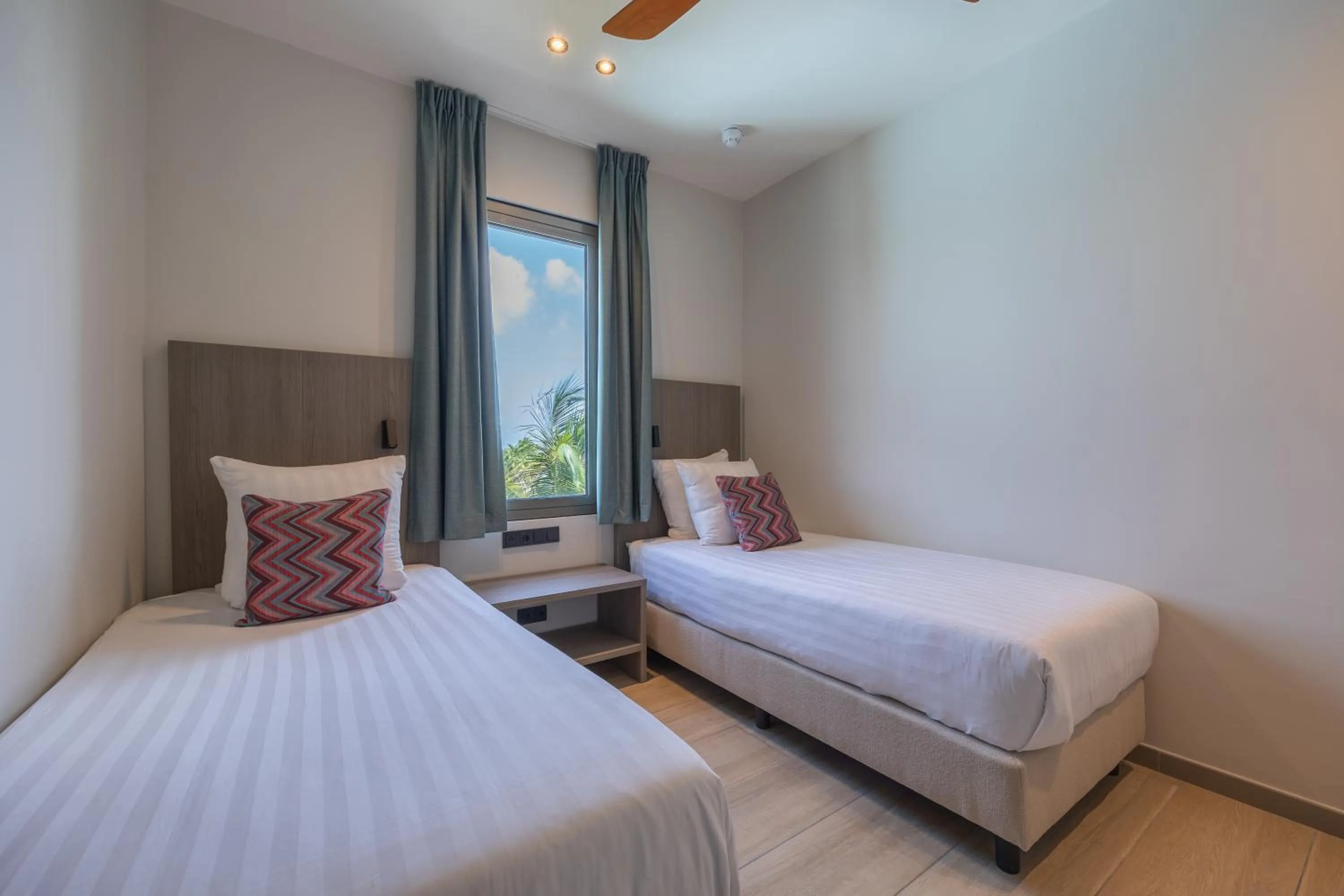 Bed in Dolphin Suites & Wellness Curacao