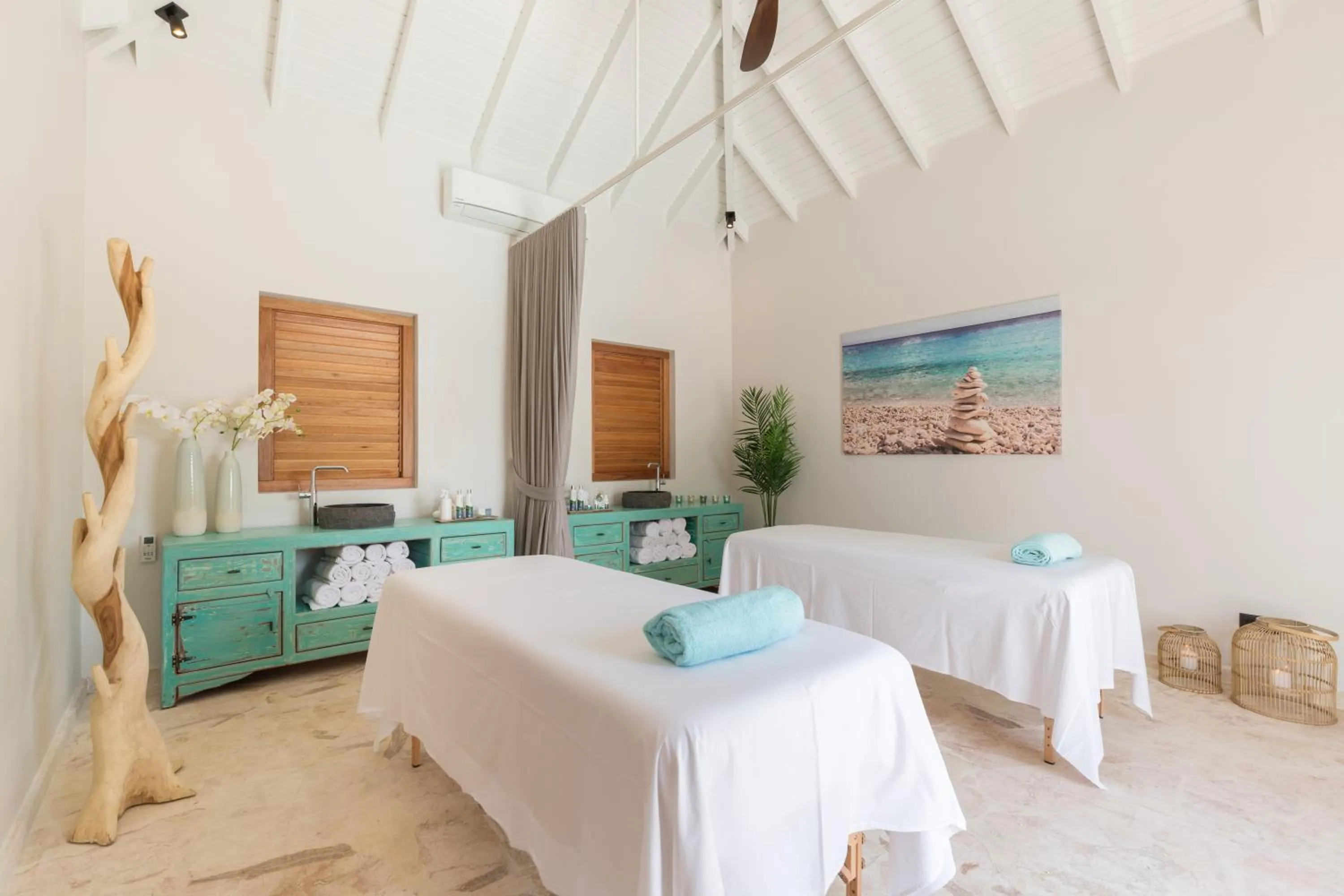 Spa and wellness centre/facilities, Bed in Dolphin Suites & Wellness Curacao