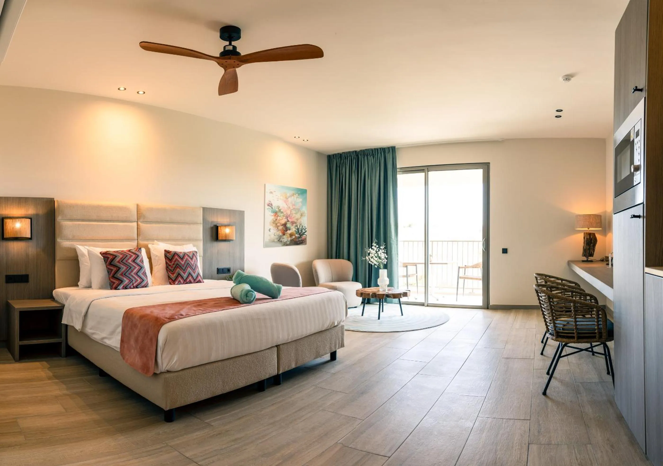 Bedroom, Bed in Dolphin Suites & Wellness Curacao