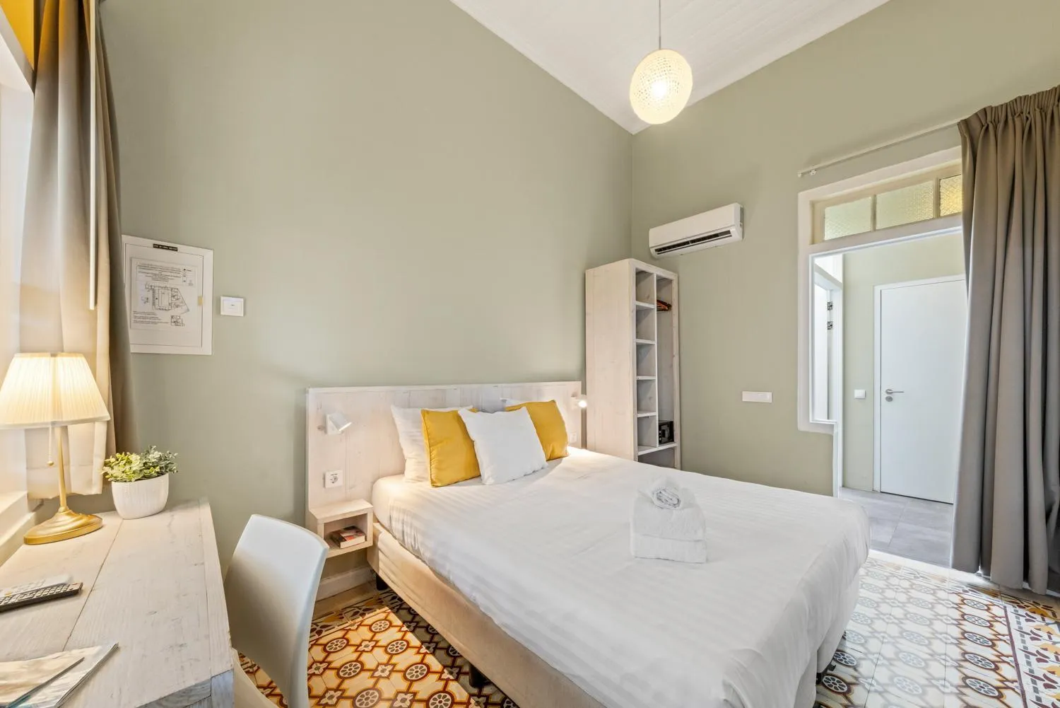 Photo of the whole room, Bed in Boutique Hotel 't Klooster