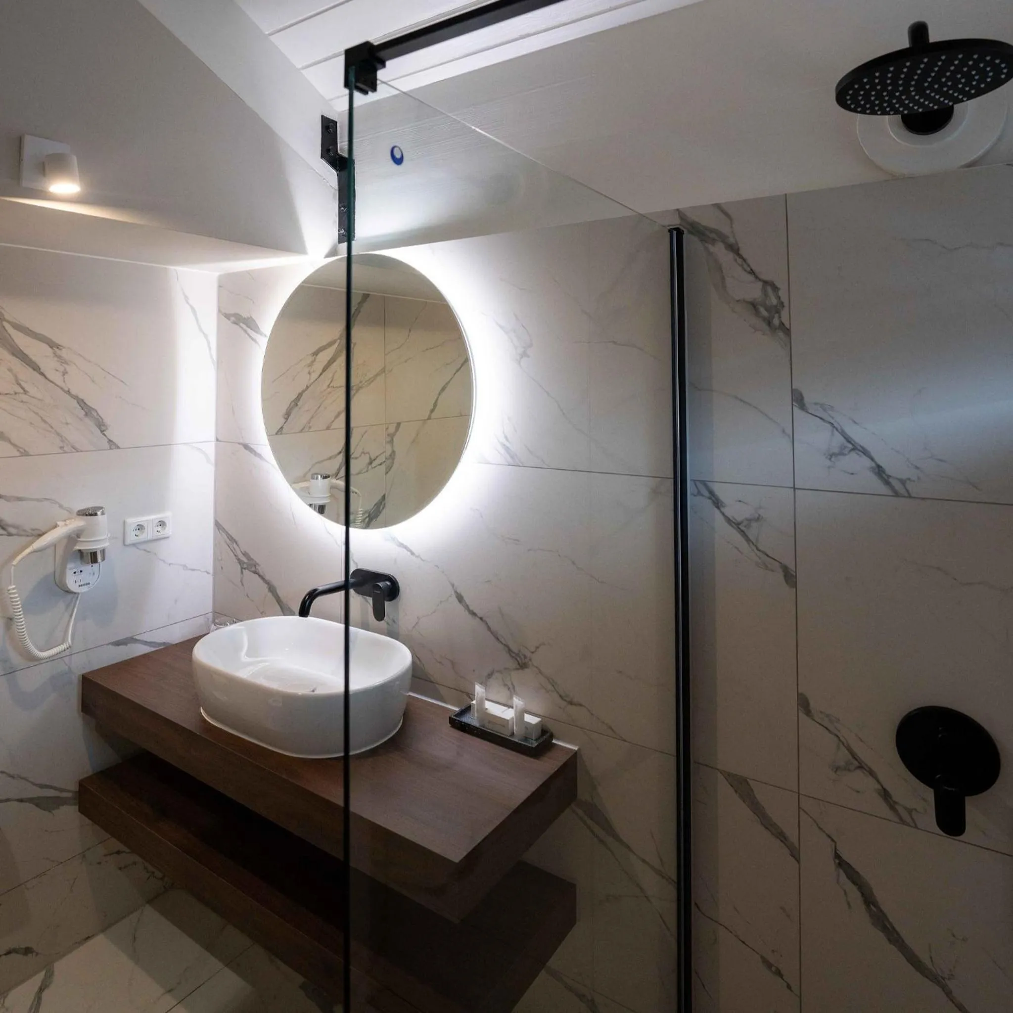 Bathroom in Curacao Avila Beach Hotel