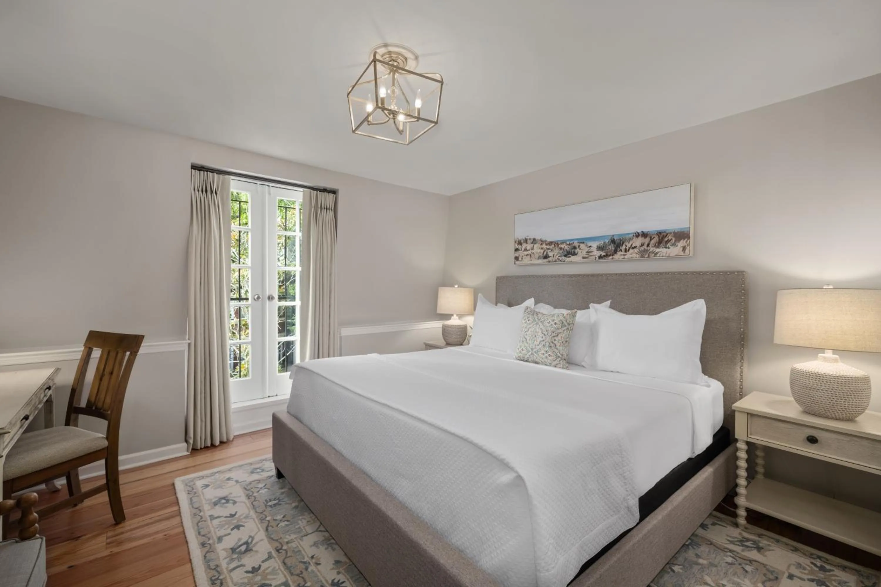 Bed in Hamilton Turner Inn