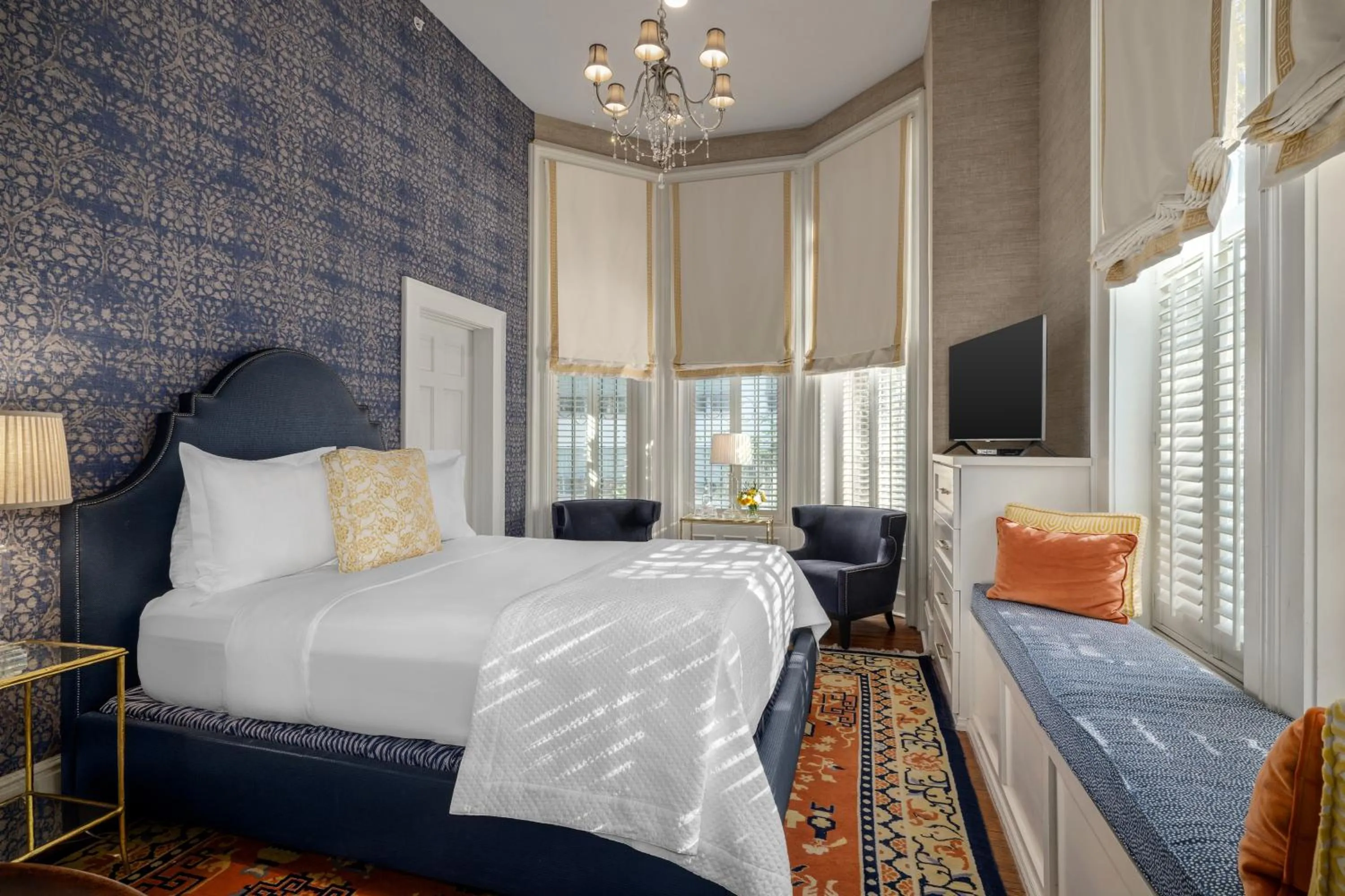 Bed in Hamilton Turner Inn