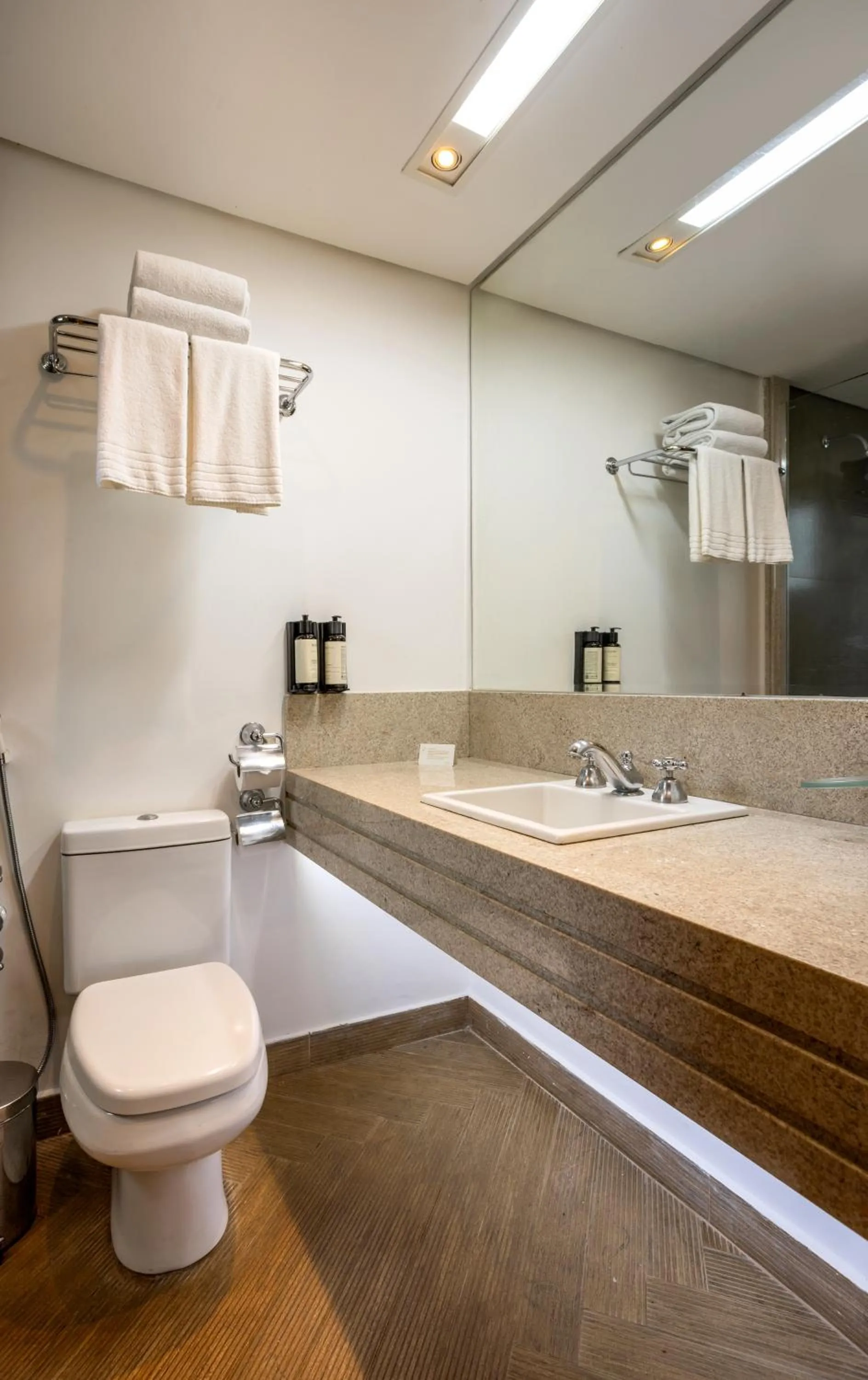 Toilet in Wish Foz do Iguaçu