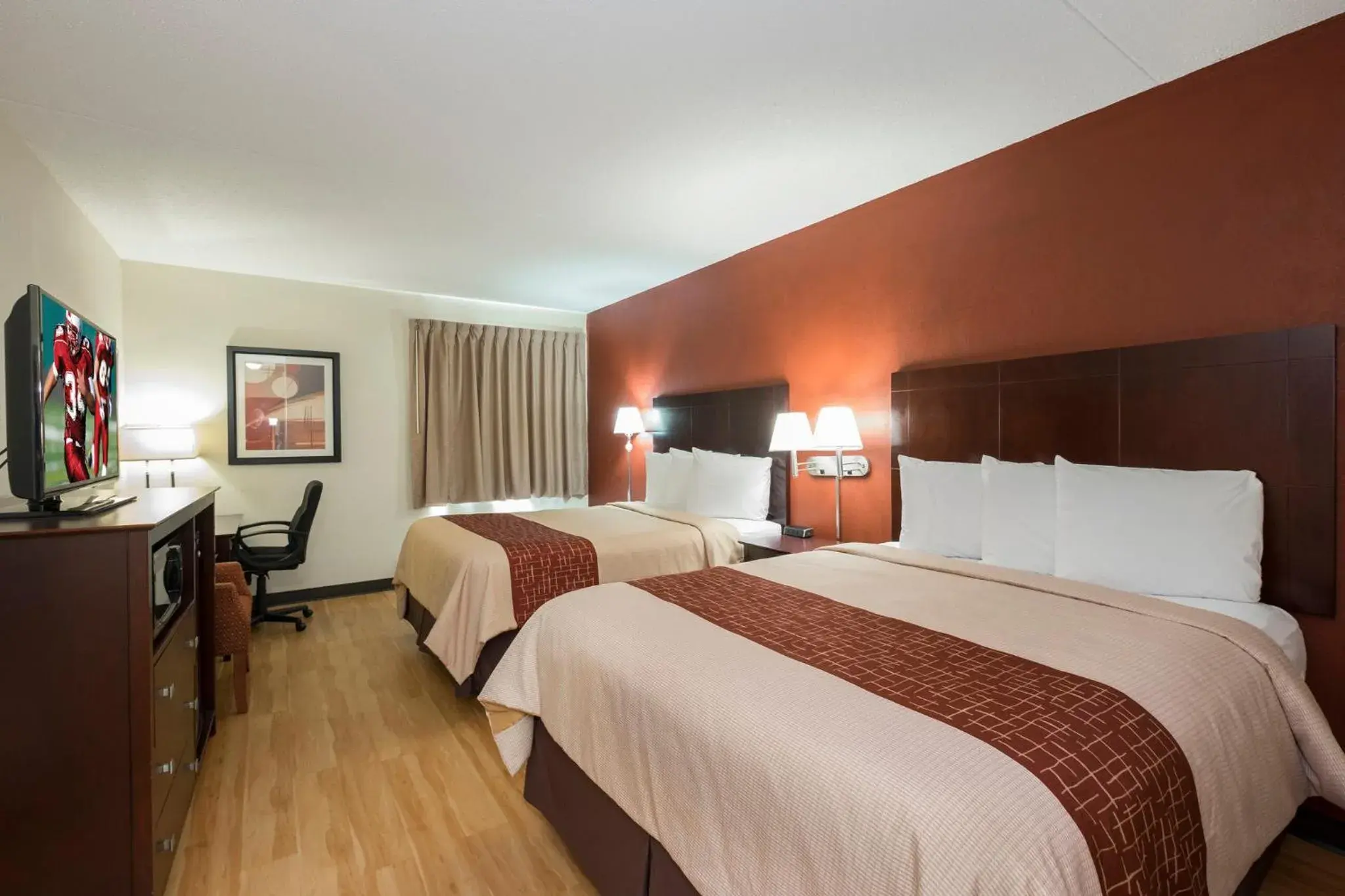 Deluxe Queen Room with Two Queen Beds - Non-Smoking in Red Roof Inn & Suites Cincinnati North-Mason Deluxe Queen Room with Two Queen Beds - Non-Smoking in Red Roof Inn & Suites Cincinnati North-Mason